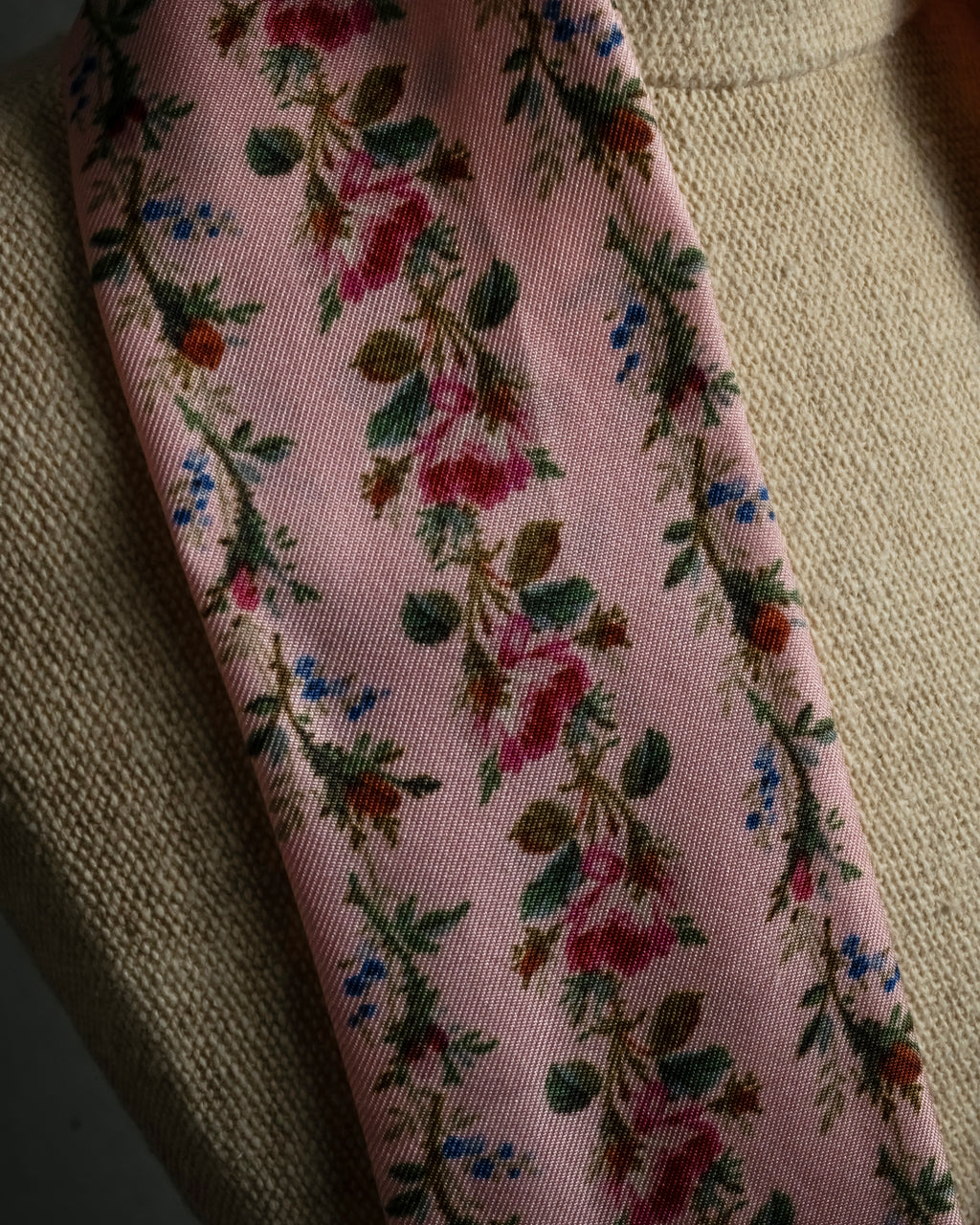 -SPECIAL- "GUCCI" Michele design floral print silk twilly scarf