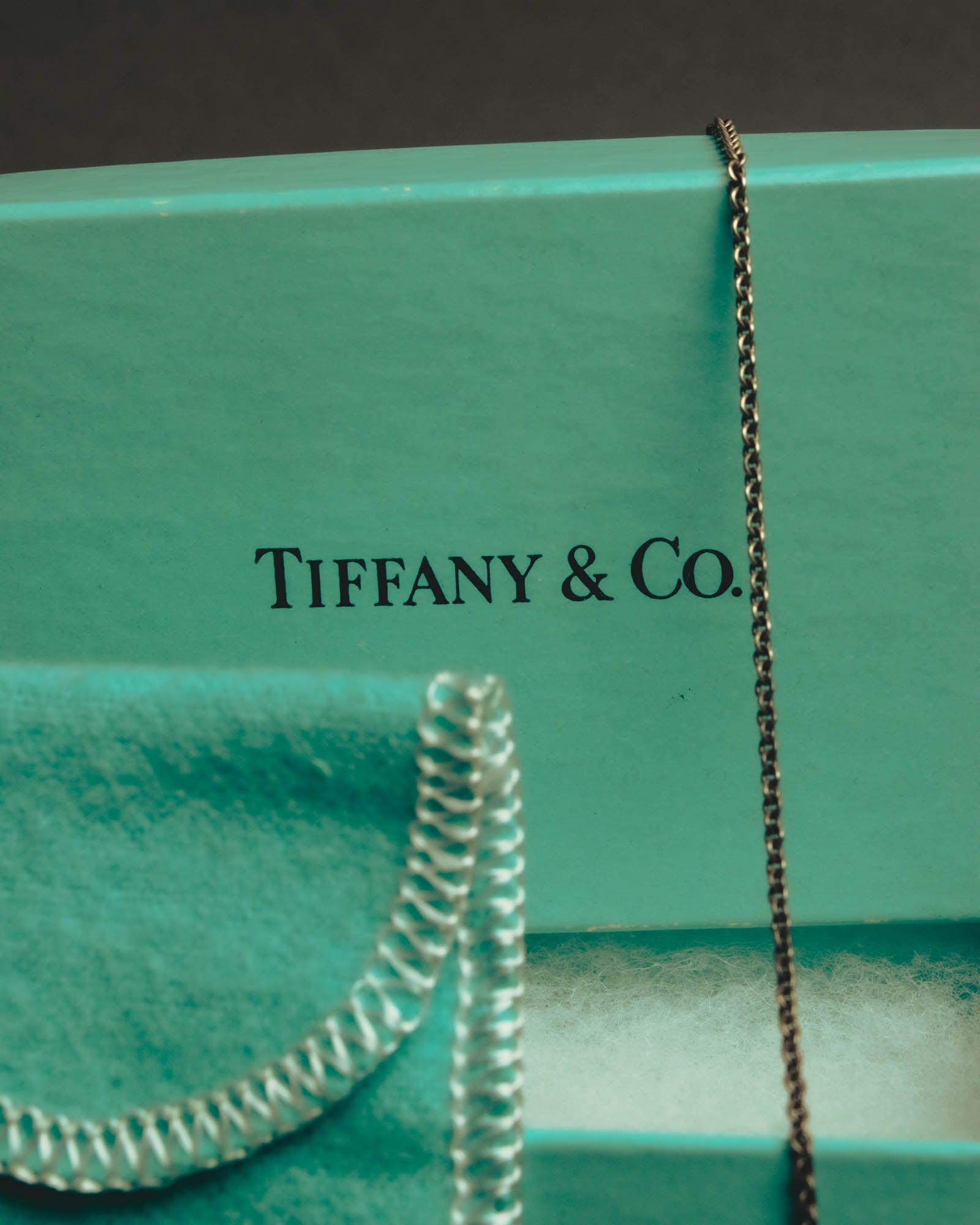 "Tiffany & Co." 80's-90's Sculptural triple bow necklace