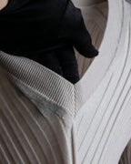 "MAISON MARGIELA" 18AW Ribbed shaped V-neck knit