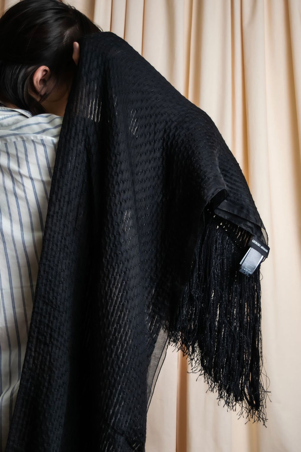 "GIORGIO ARMANI" Waffle low gauge knit fringe design stole