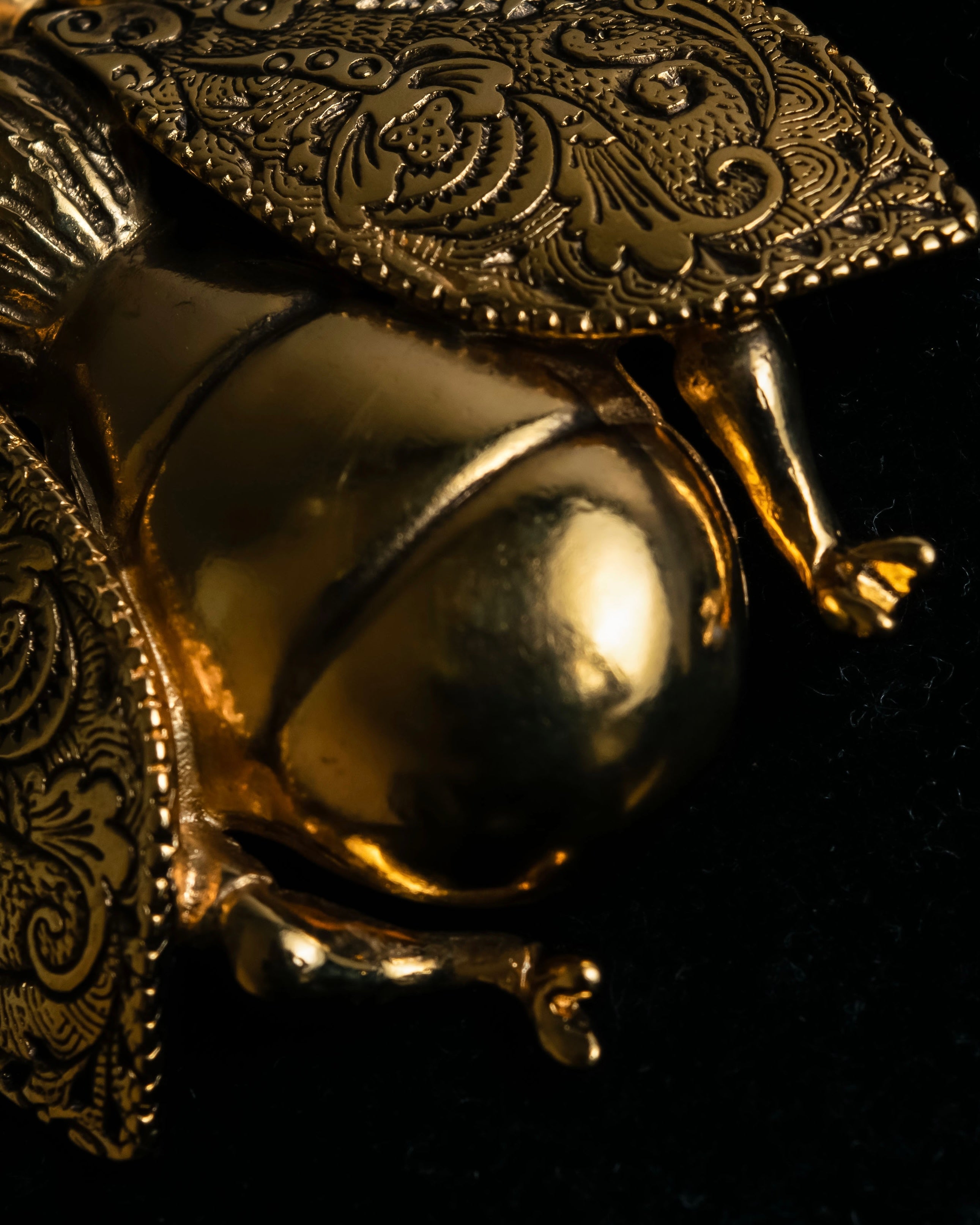 "Christian Dior" Bee motif gold brooch