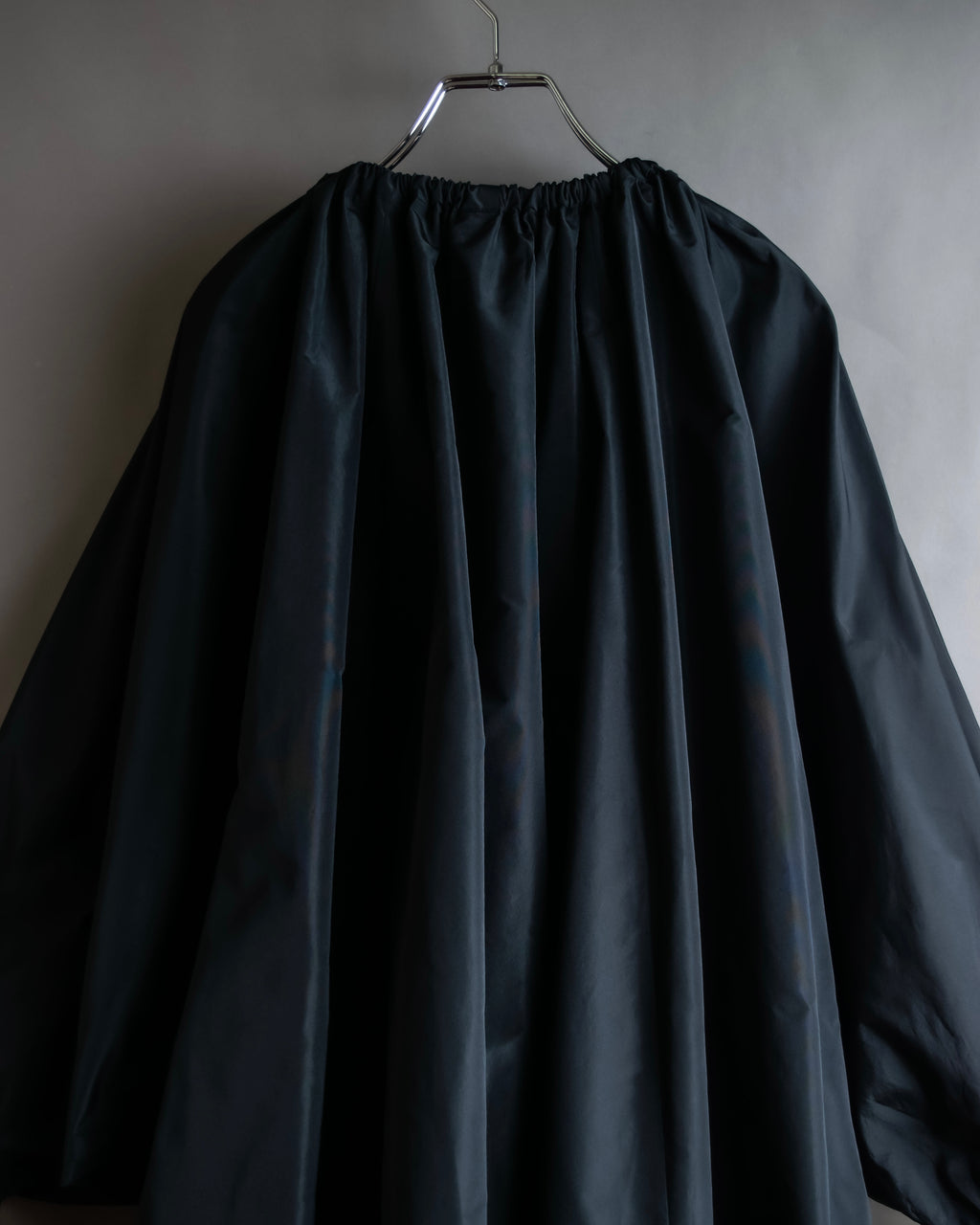 "PATOU" Ribbon shirring design poncho dress