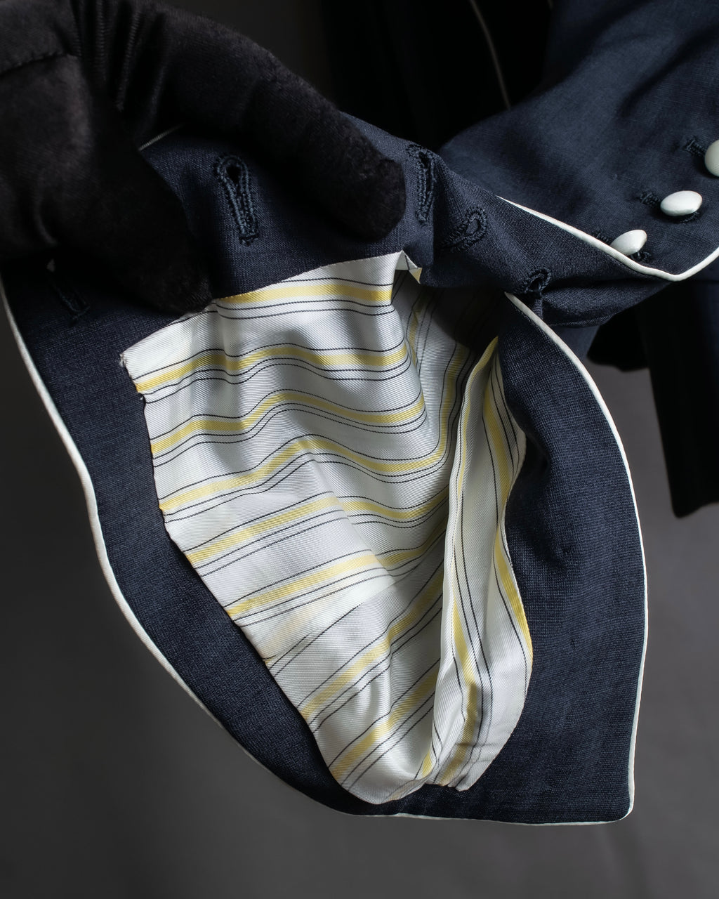 "PAUL SMITH" Consecutive button design compact jacket