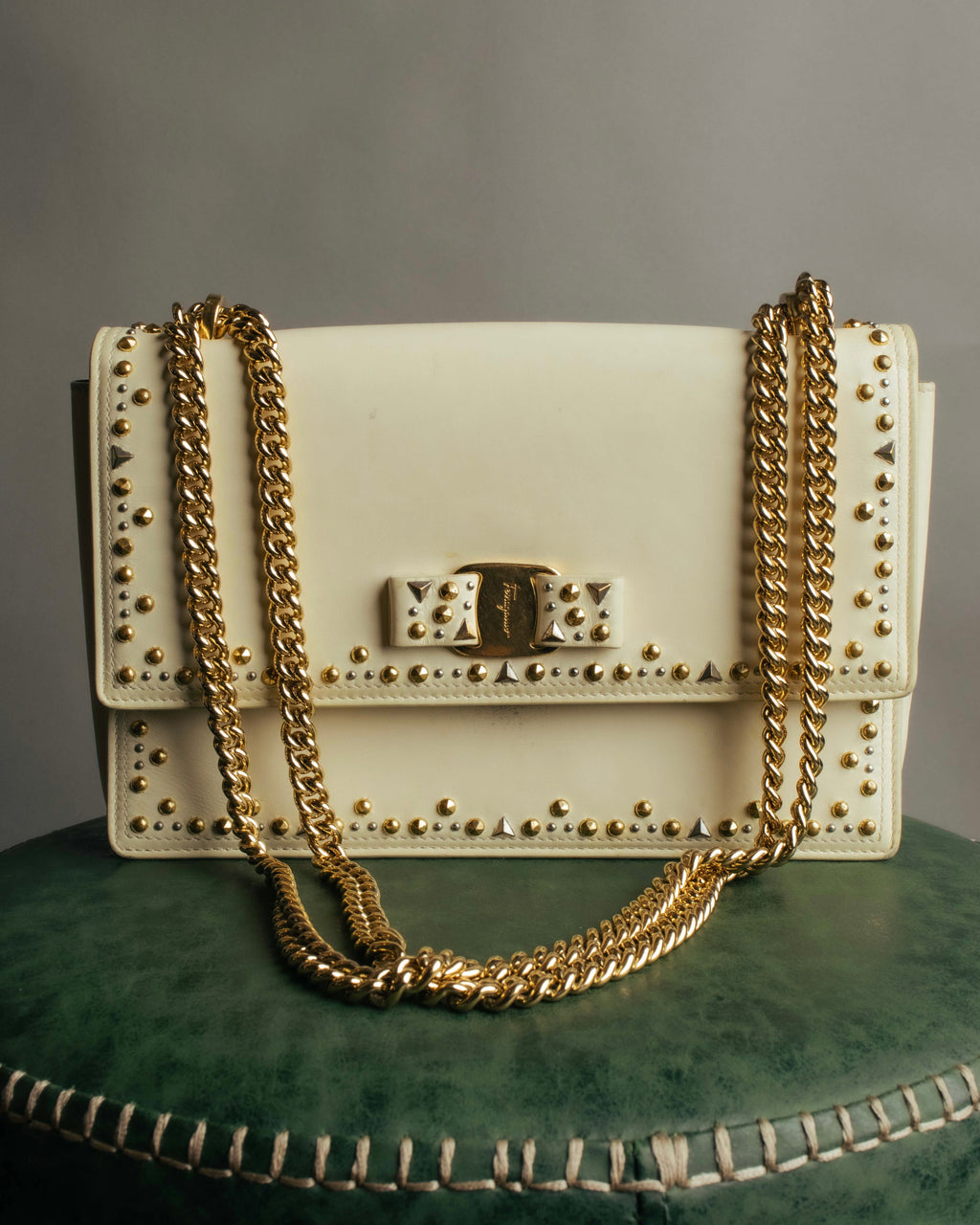 -SPECIAL- “Salvatore Ferragamo” 2015-2017 Vara studded chain shoulder bag