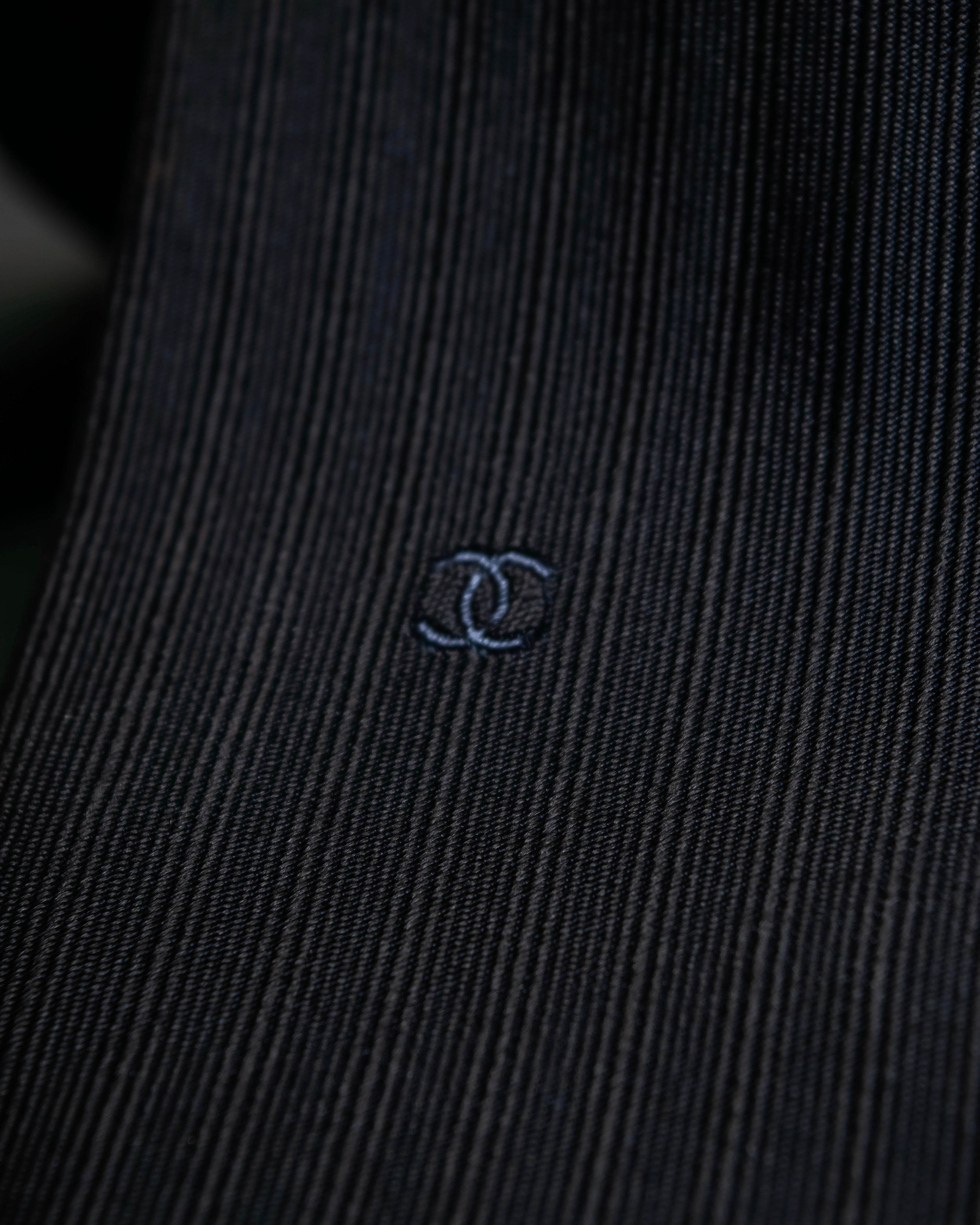 "CHANEL" 100% silk, shadow stripe pattern neck tie