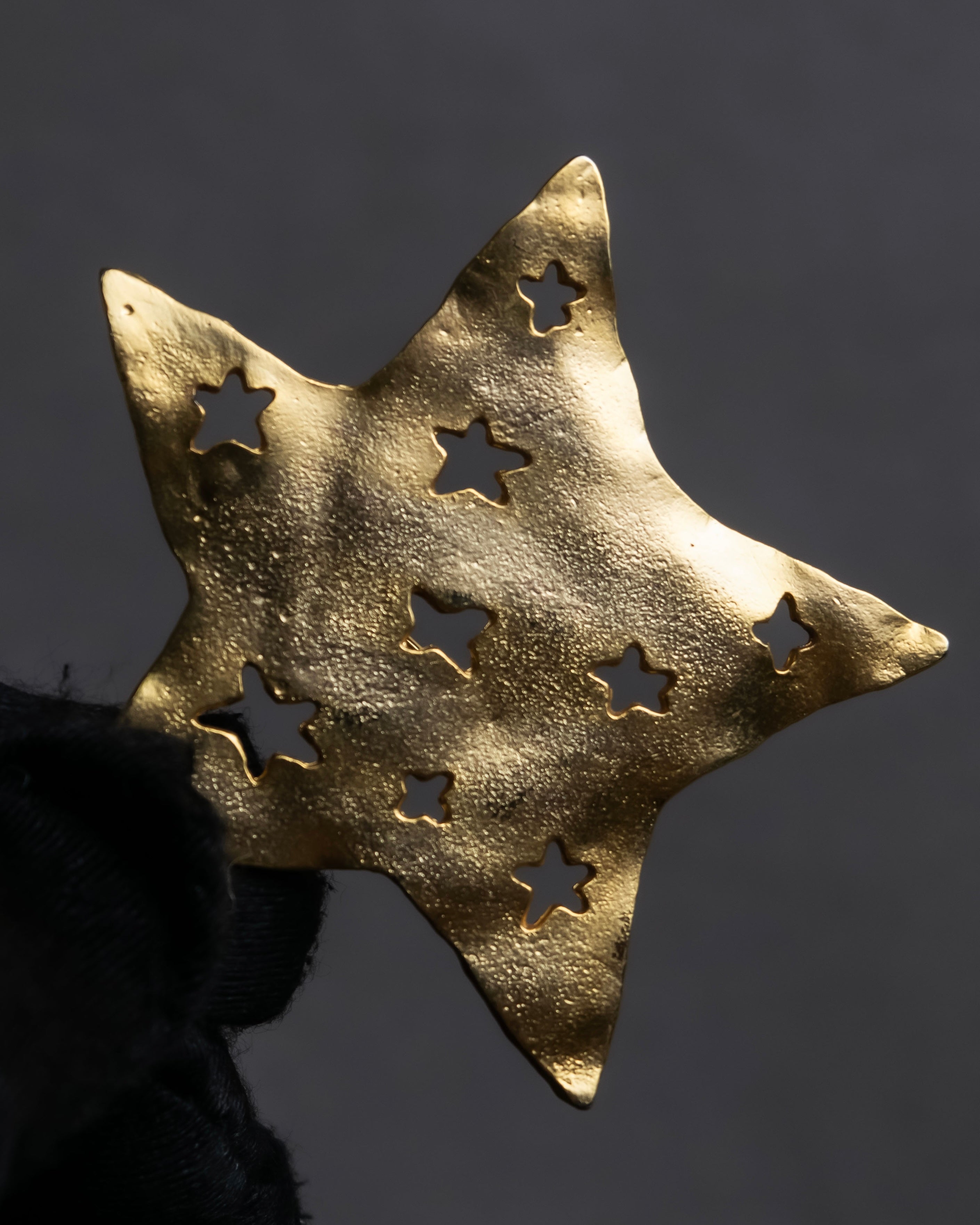 "KENZO" Star motif gold brooch