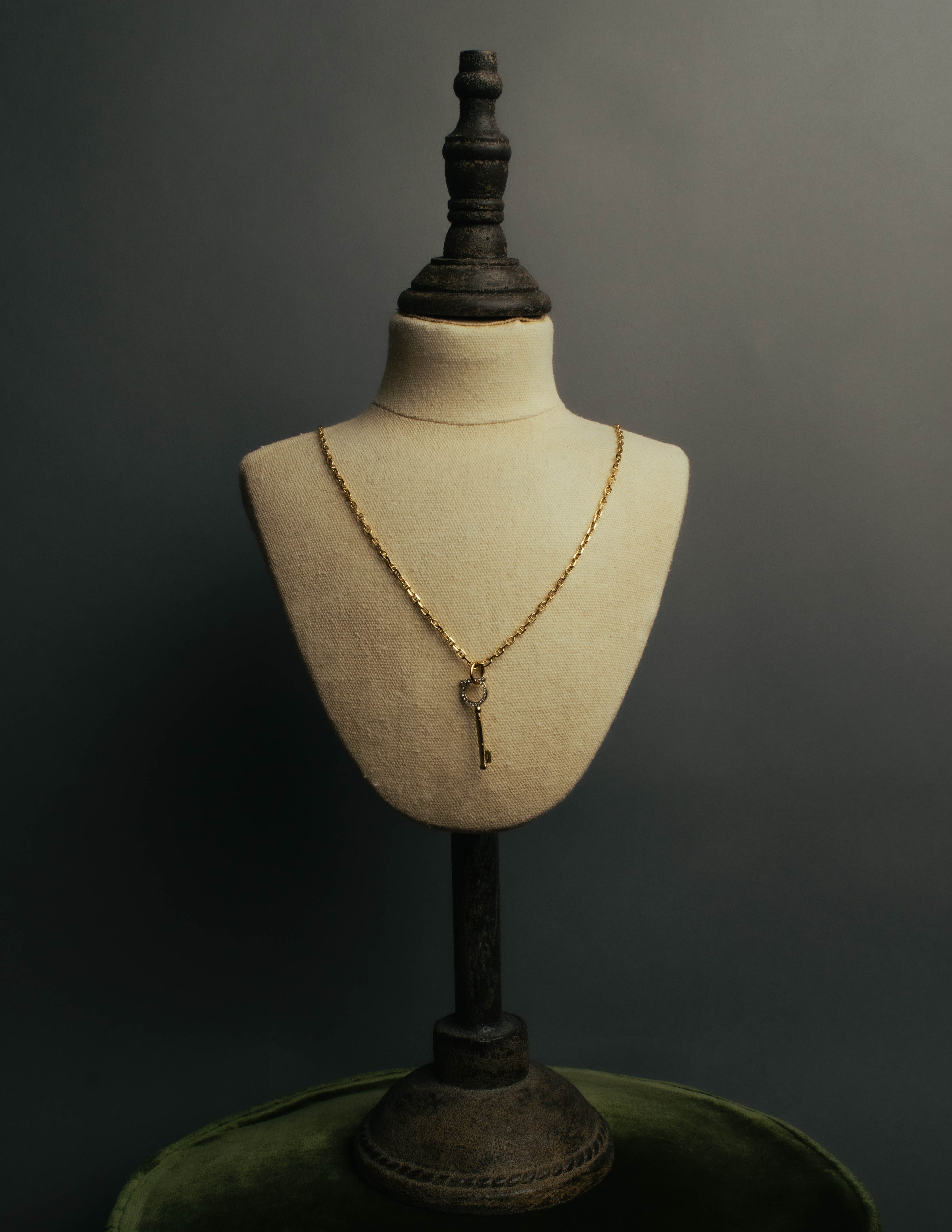 "Salvatore Ferragamo" 00's-20's Gancini key pendant necklace