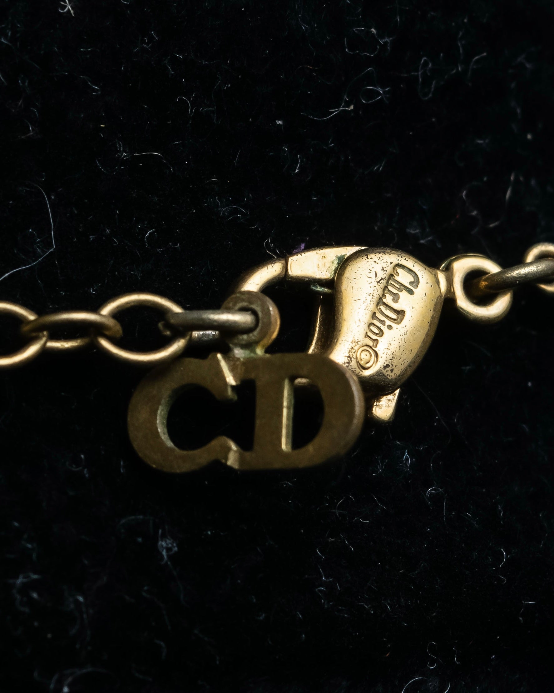 "Christian Dior" Logo engraved oval top motif gold necklace