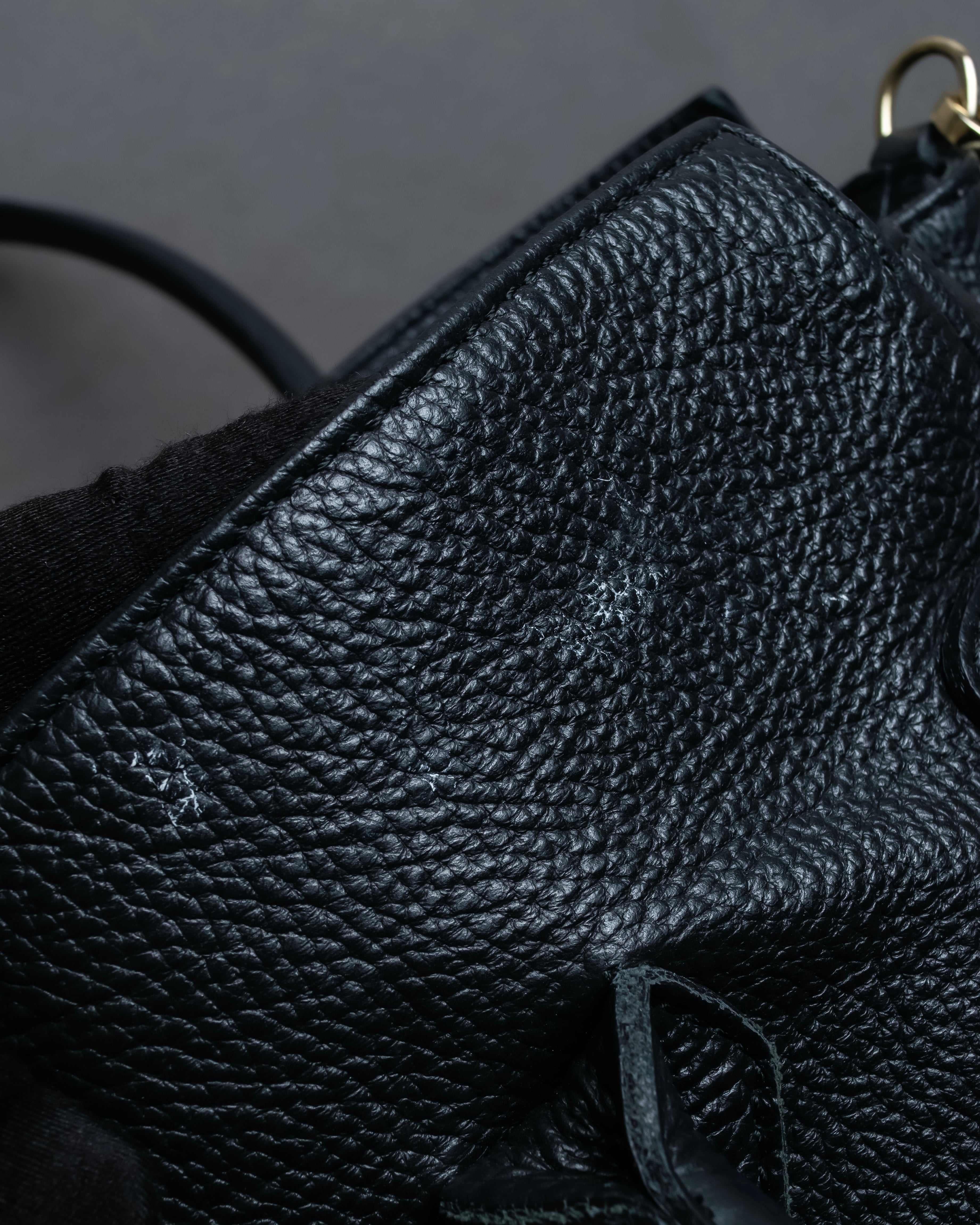 "AULENTTI" Gold closure belt design leather 2-way bag