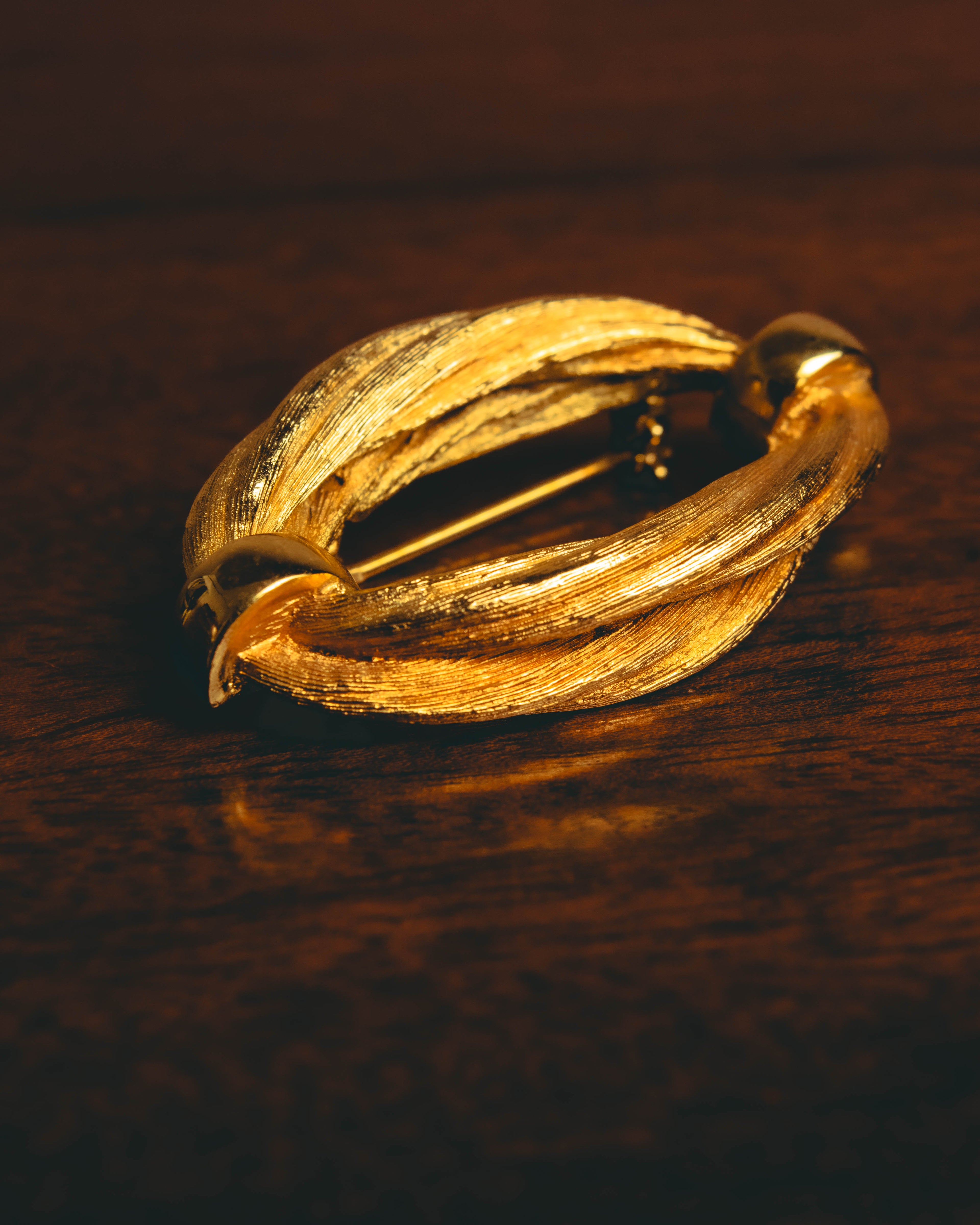 "Christian Dior" 70's Textured gold tone brooch