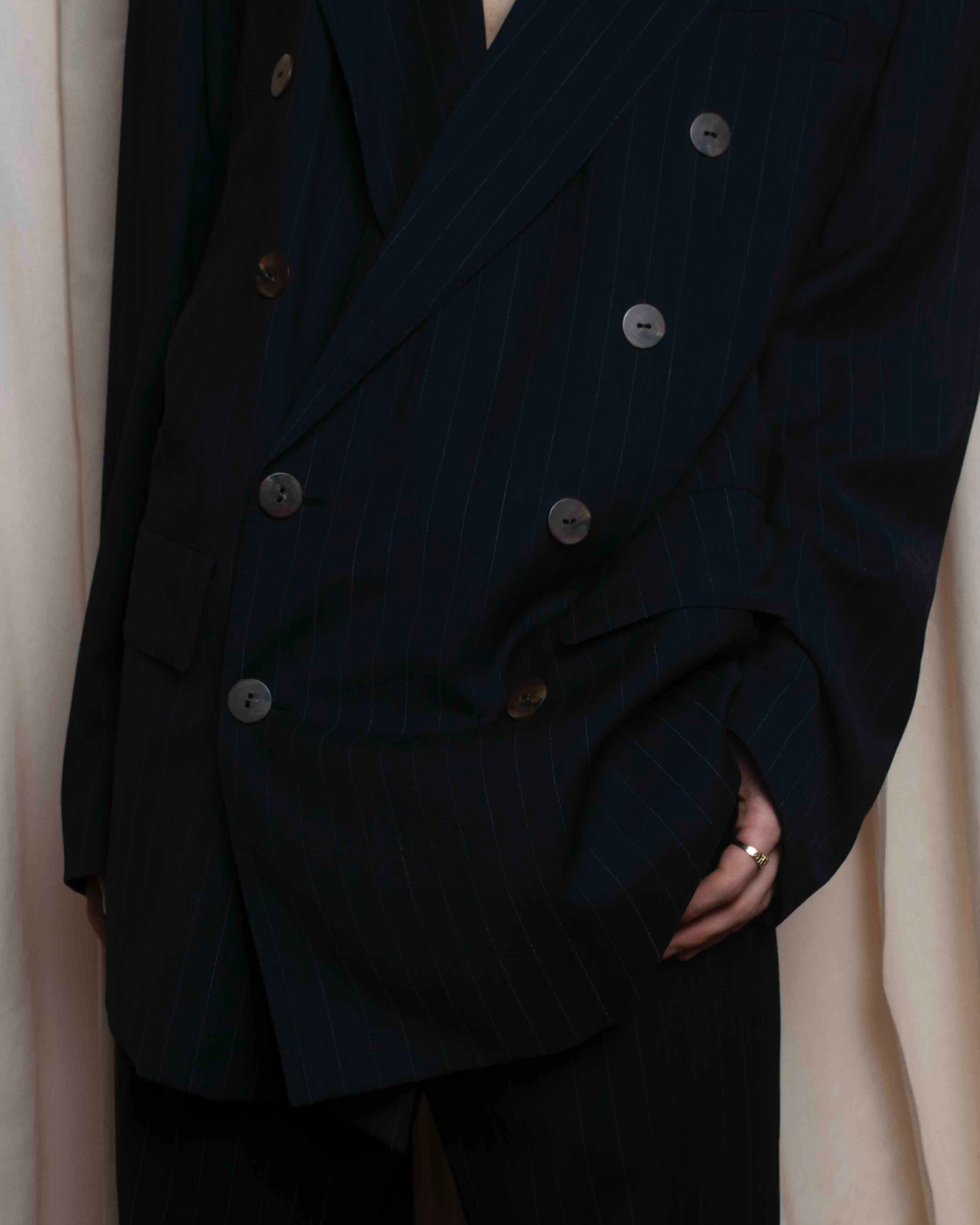 "JEAN PAUL GAULTIER HOMME"
Oversized shadow stripe set up