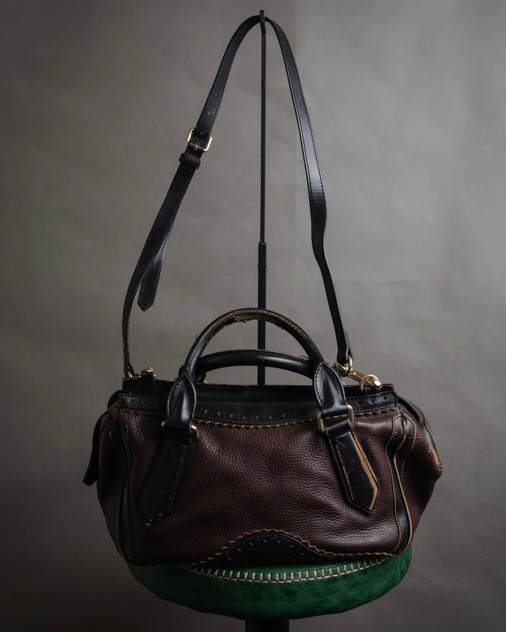 “BURBERRY” 2010’s Brogue tassel leather bag