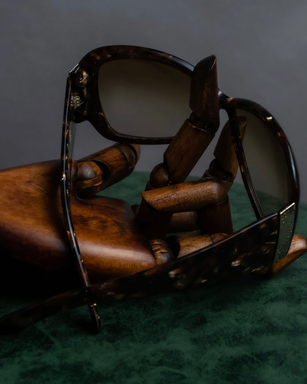 "GUCCI" Tortoiseshell butterfly frame sunglasses