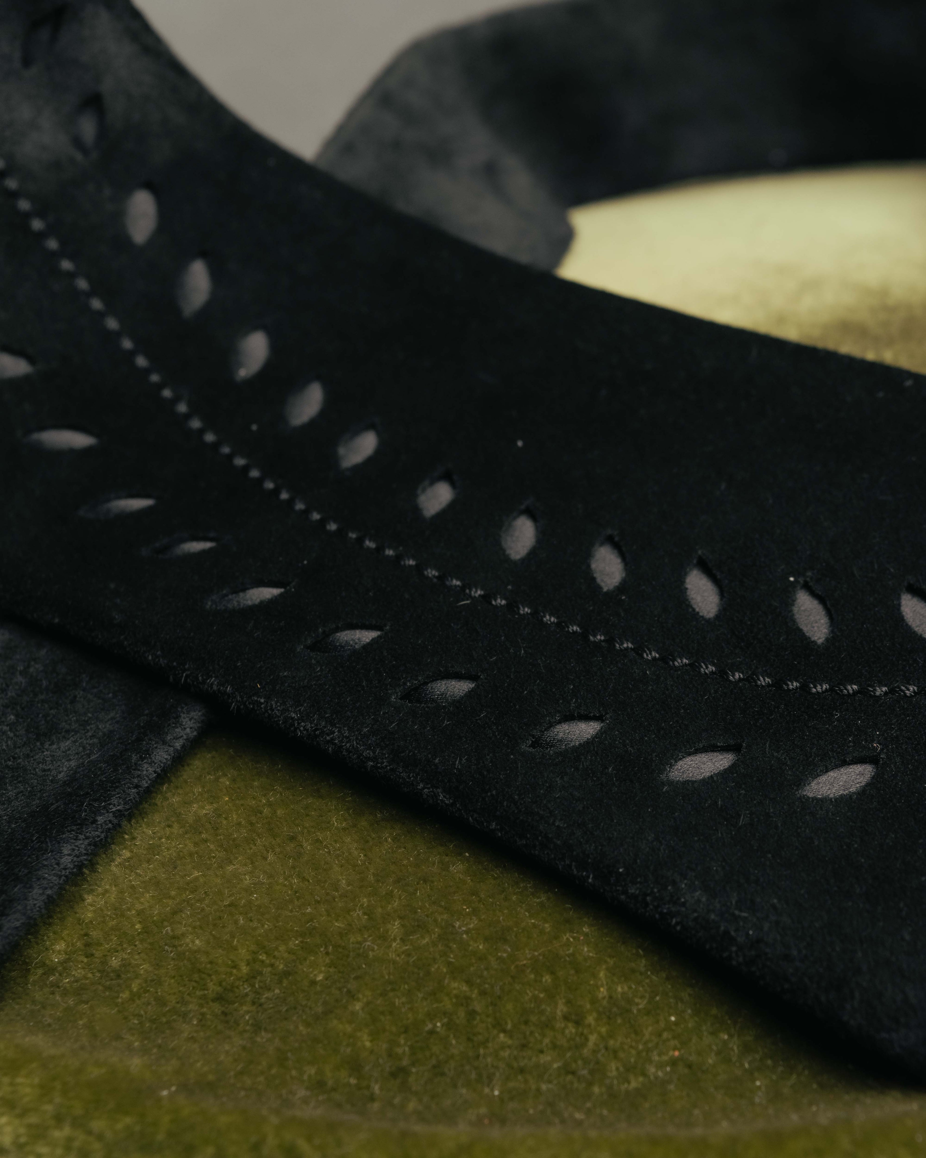 -SPECIAL- “HERMÈS” 2008-18 Suede cutwork leather tie