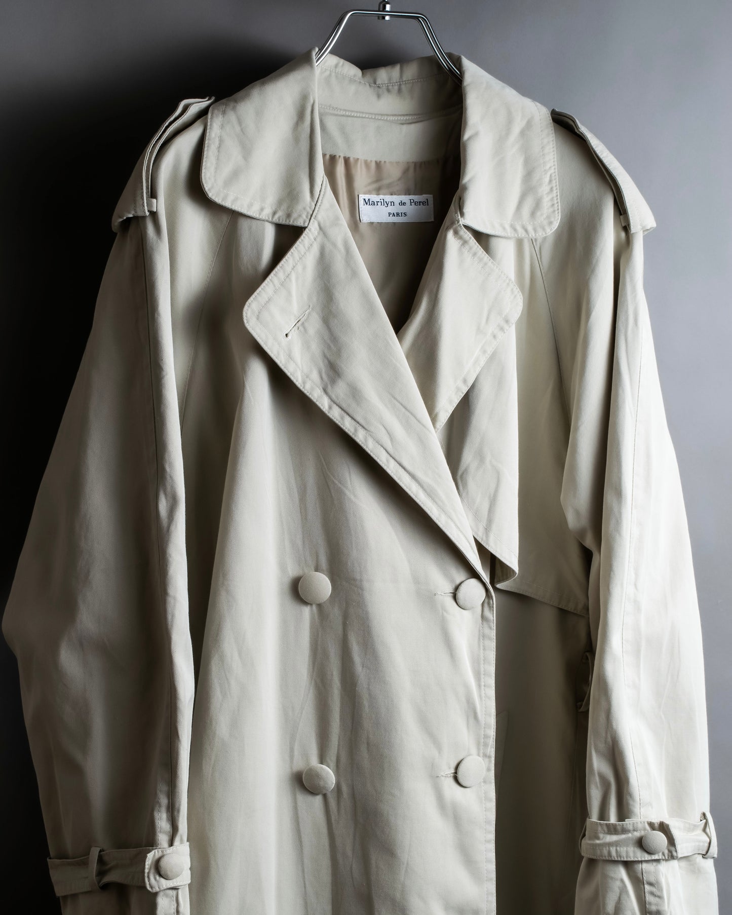 "MARILYN DE PEREL" Covered button detail  Ivory feminine trench coat