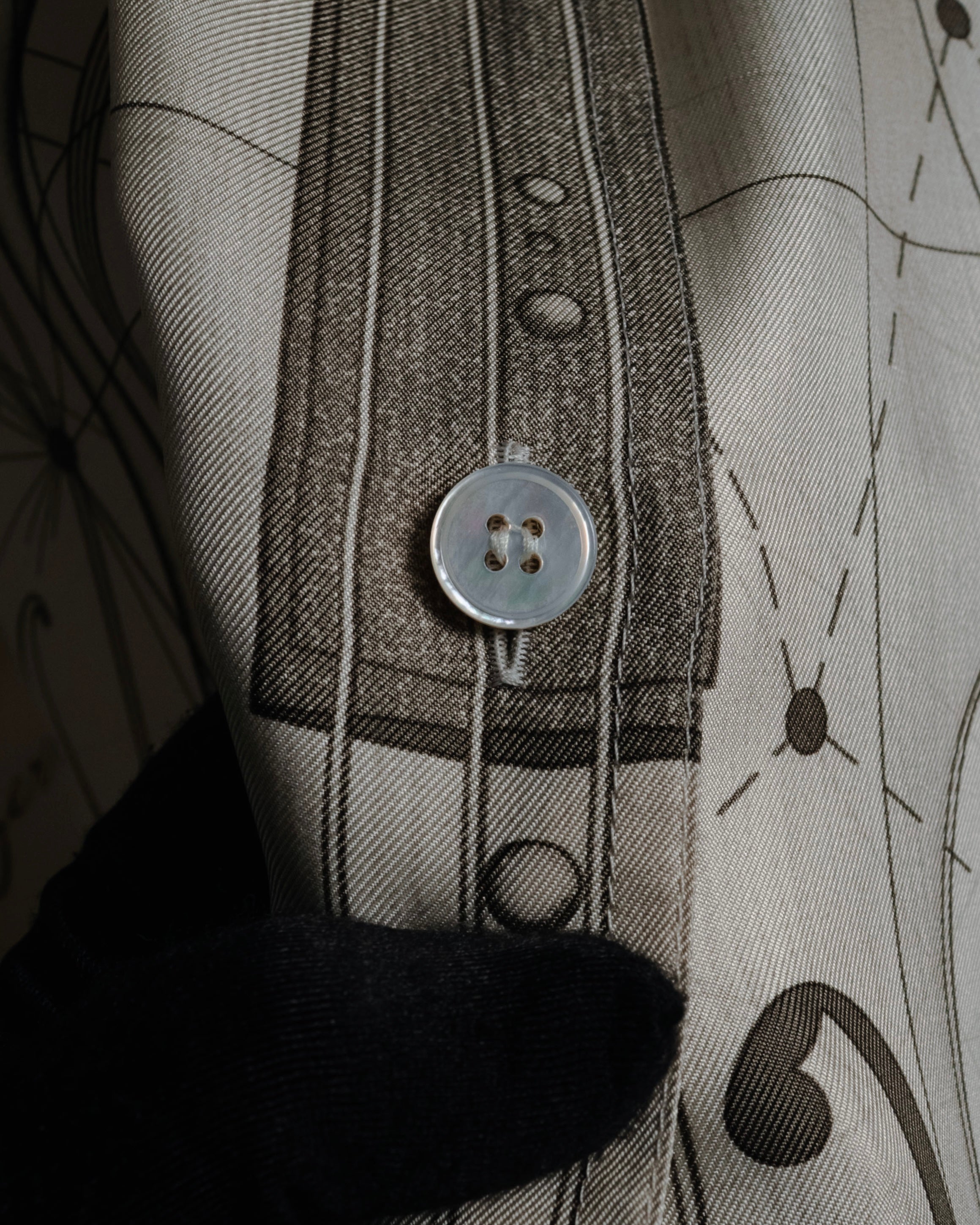 –SPECIAL– "HERMES" 90’s La musique des sphères silk twill printed shirt