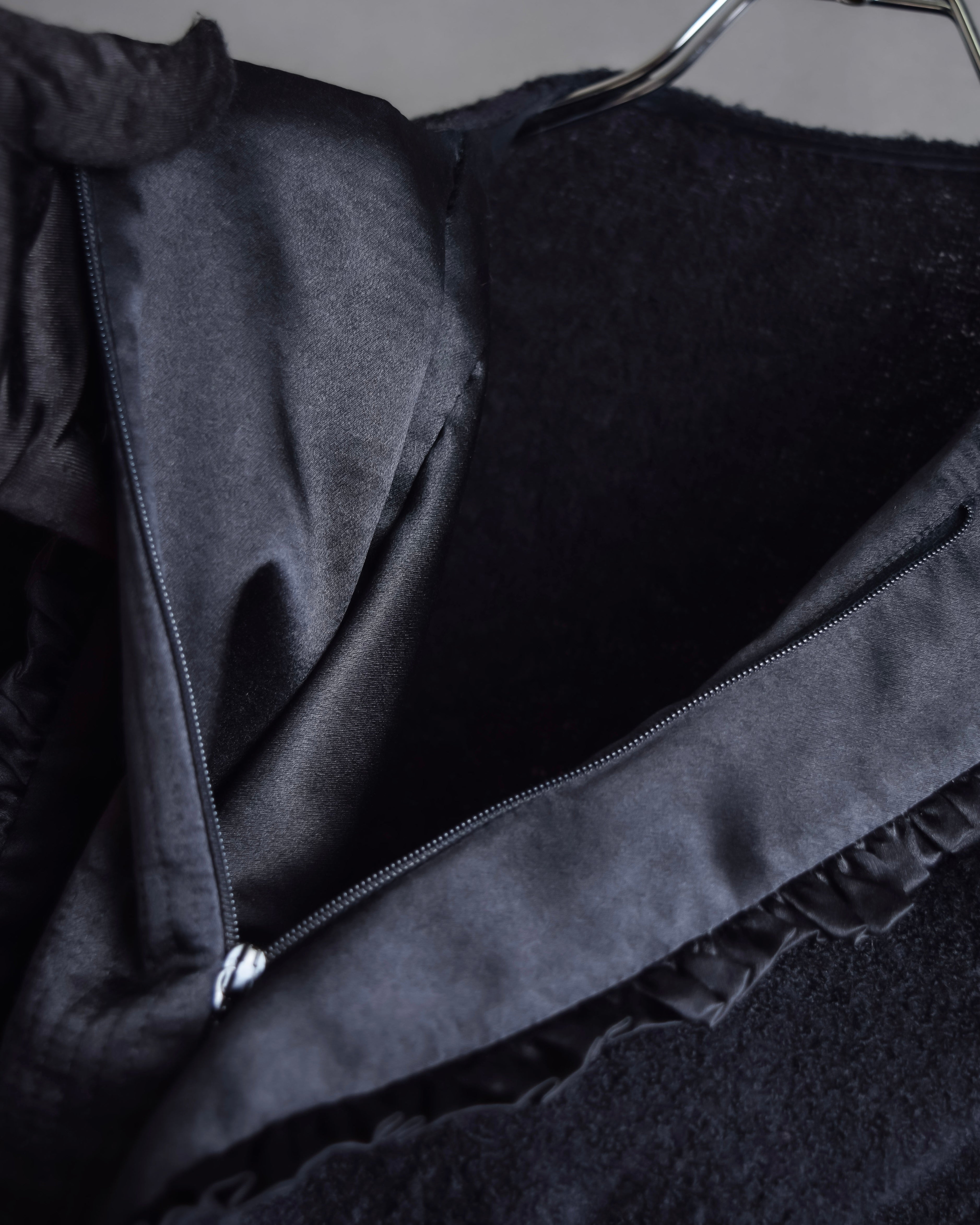 "GIANFRANCO FERRE" Structured wool satin ruffle inner detail set up