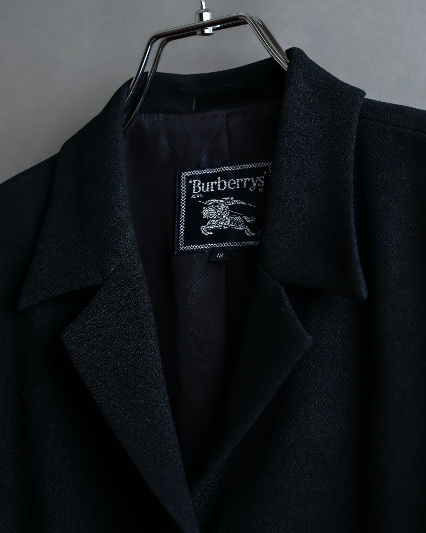 "BURBERRYS" Short length concealed tailored jacket