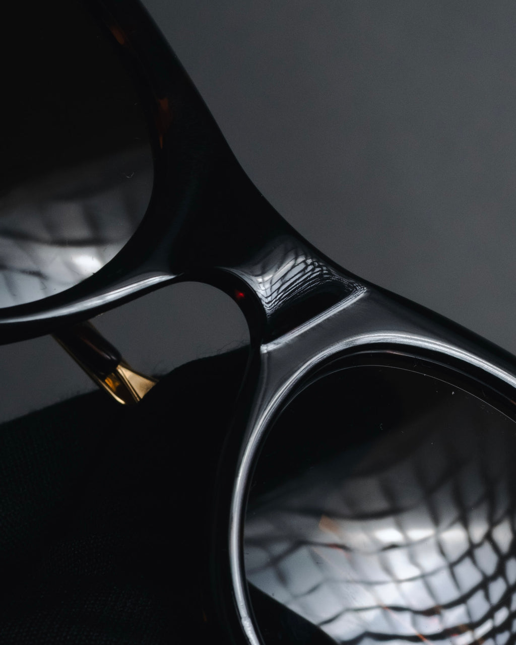 "GUCCI" Sleek oval acetate sunglasses