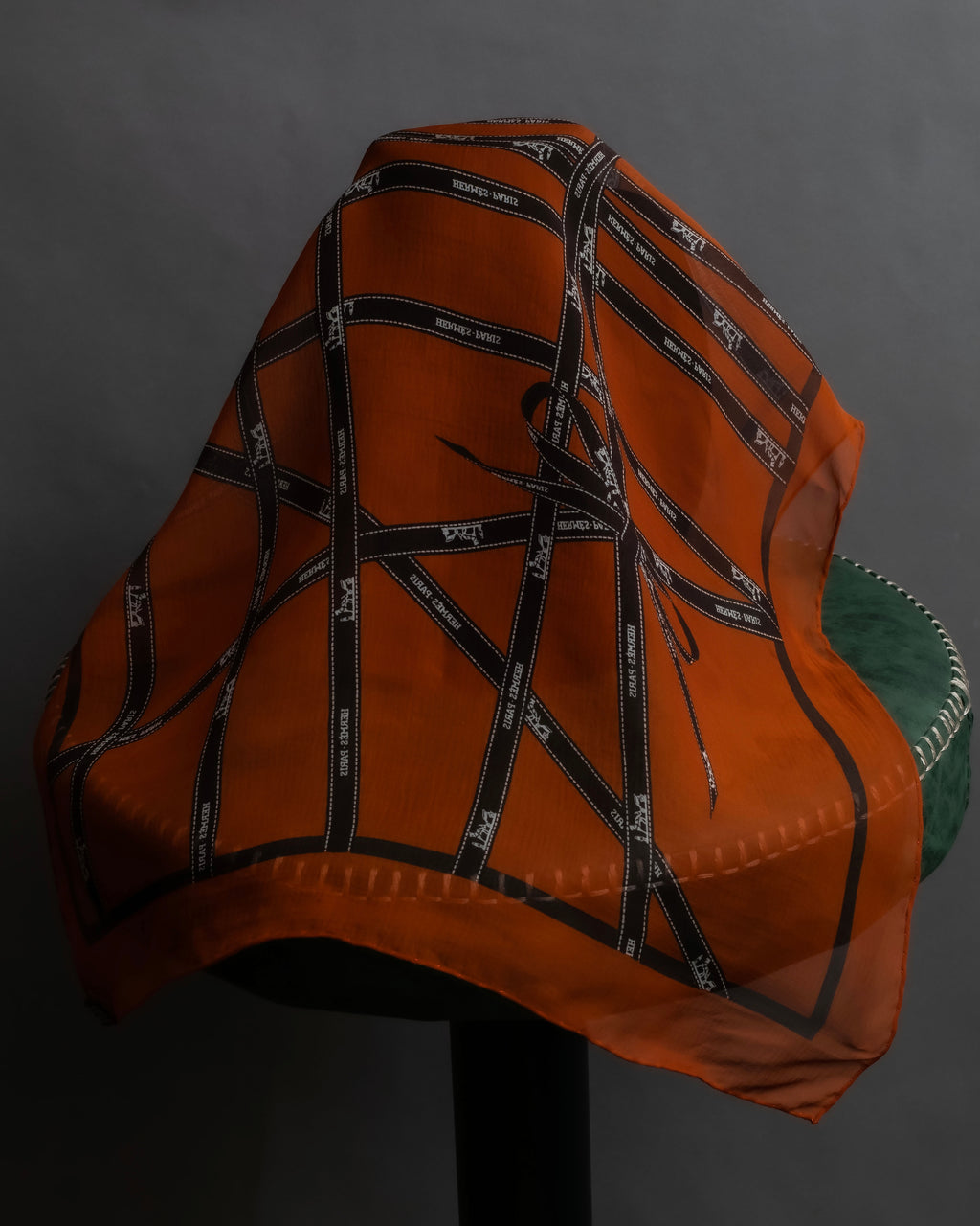 "HERMES" Logo engraved ribbon design scarf