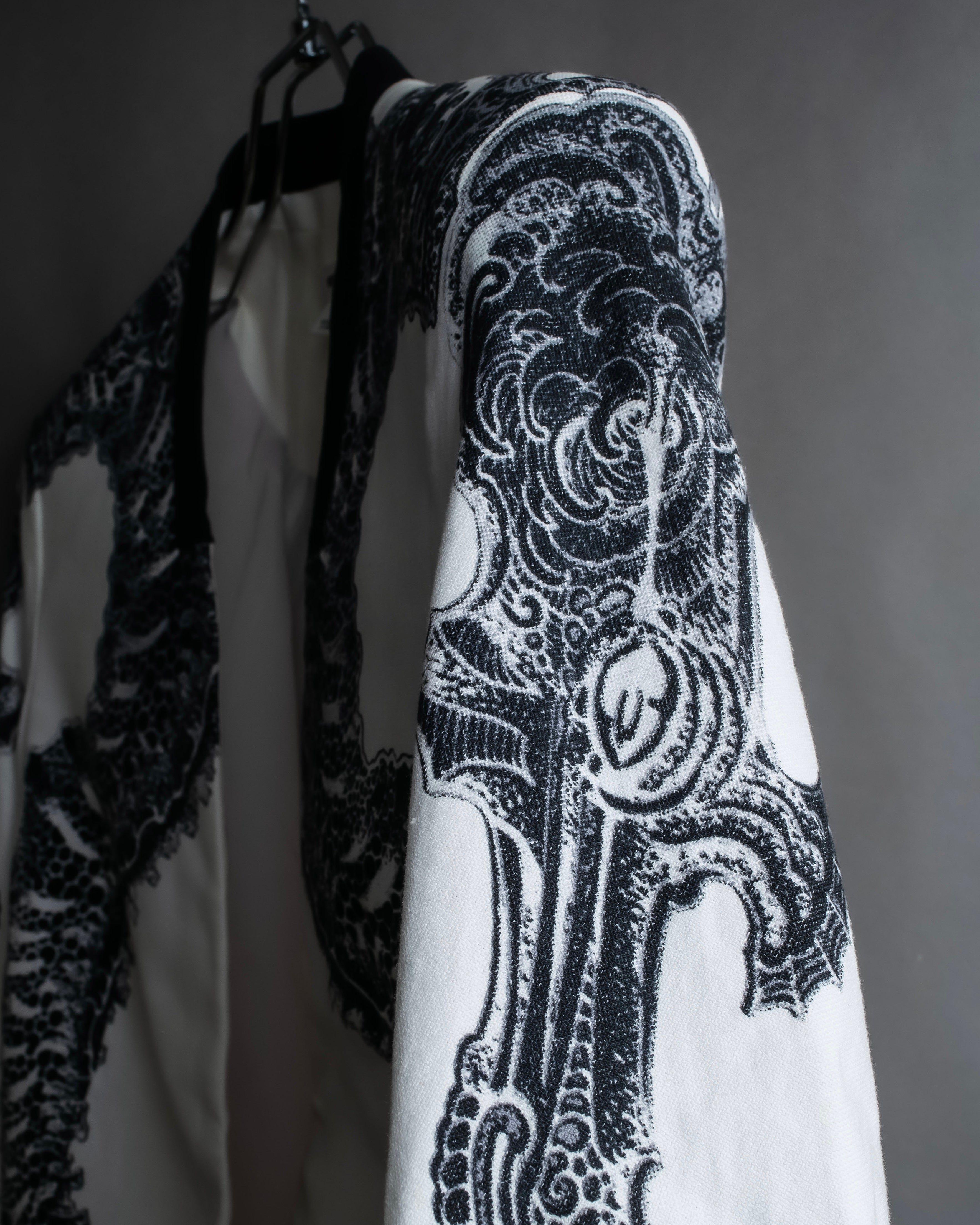 "HELMUT LANG" Seahorse motif design short jacket