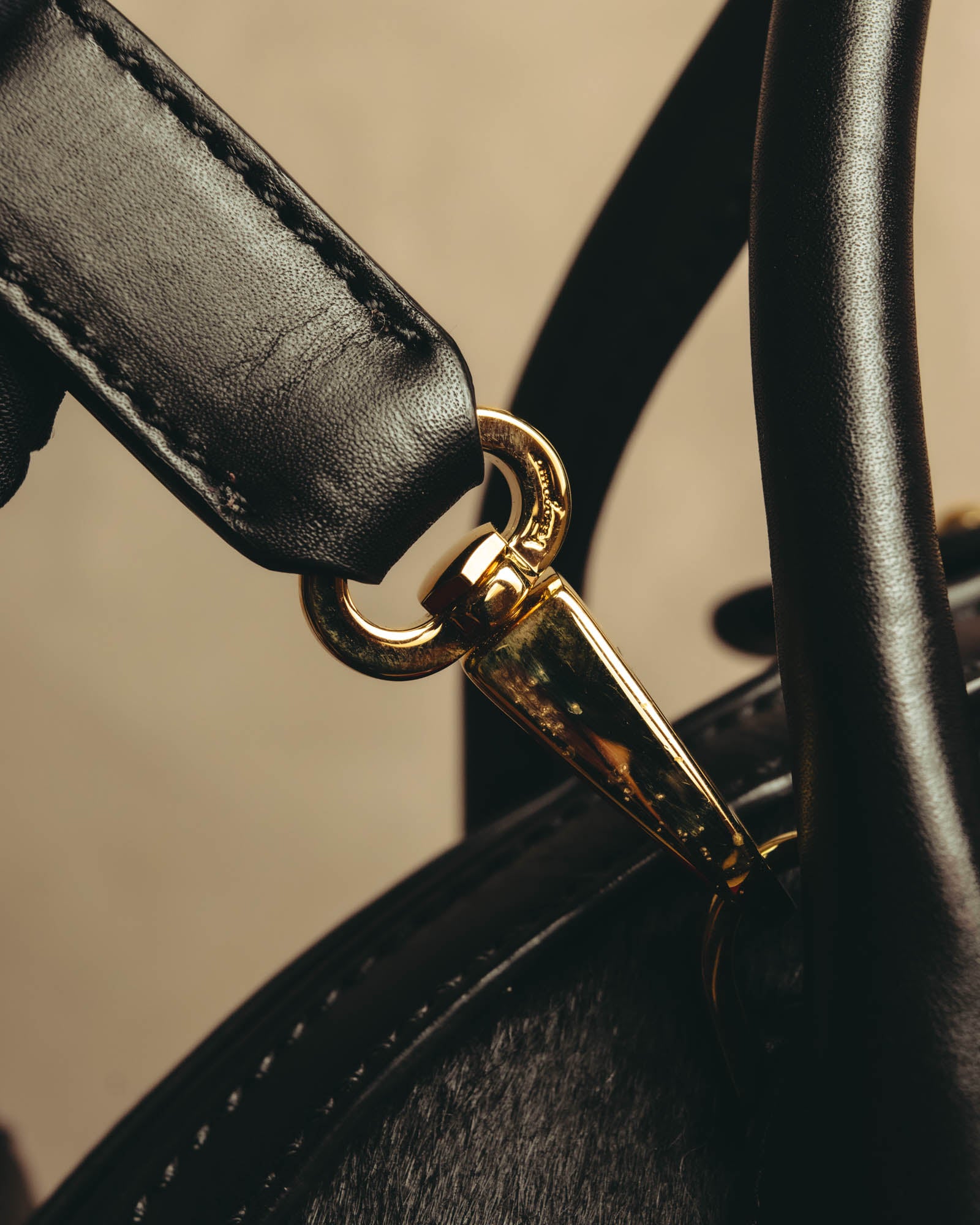 -SPECIAL- “Salvatore Ferragamo“ 90's-00's Gancini pony hair and leather dual-way boston bag