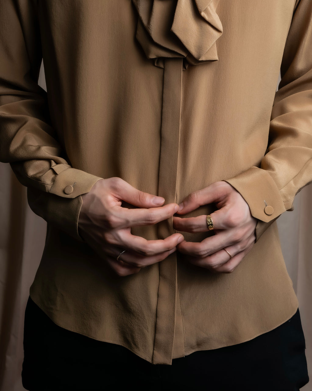 "AQUILAND RIMONDI" 100% silk bowtie design fly front shirt