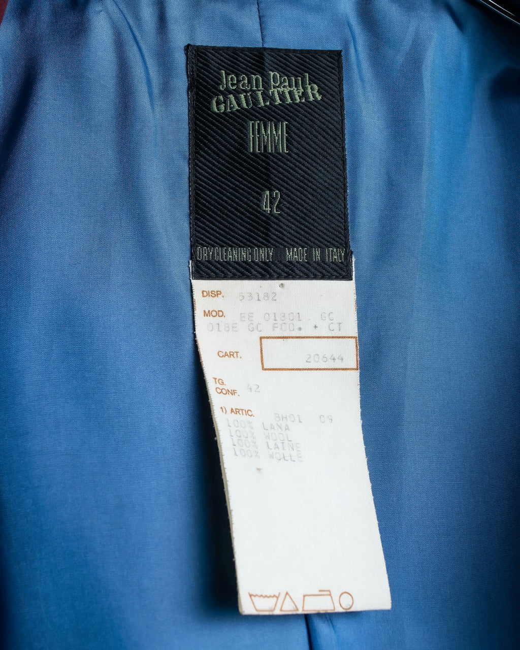 "JEAN PAUL GAULTIER FEMME"
Bordeaux color peaked lapel wool tailored jacket