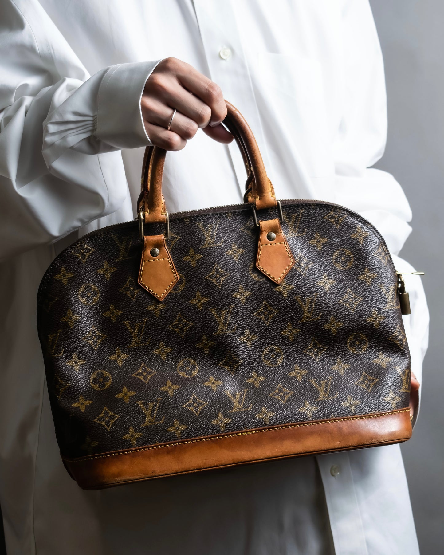 "LOUIS VUITTON" Alma series monogram pattern one handle bag