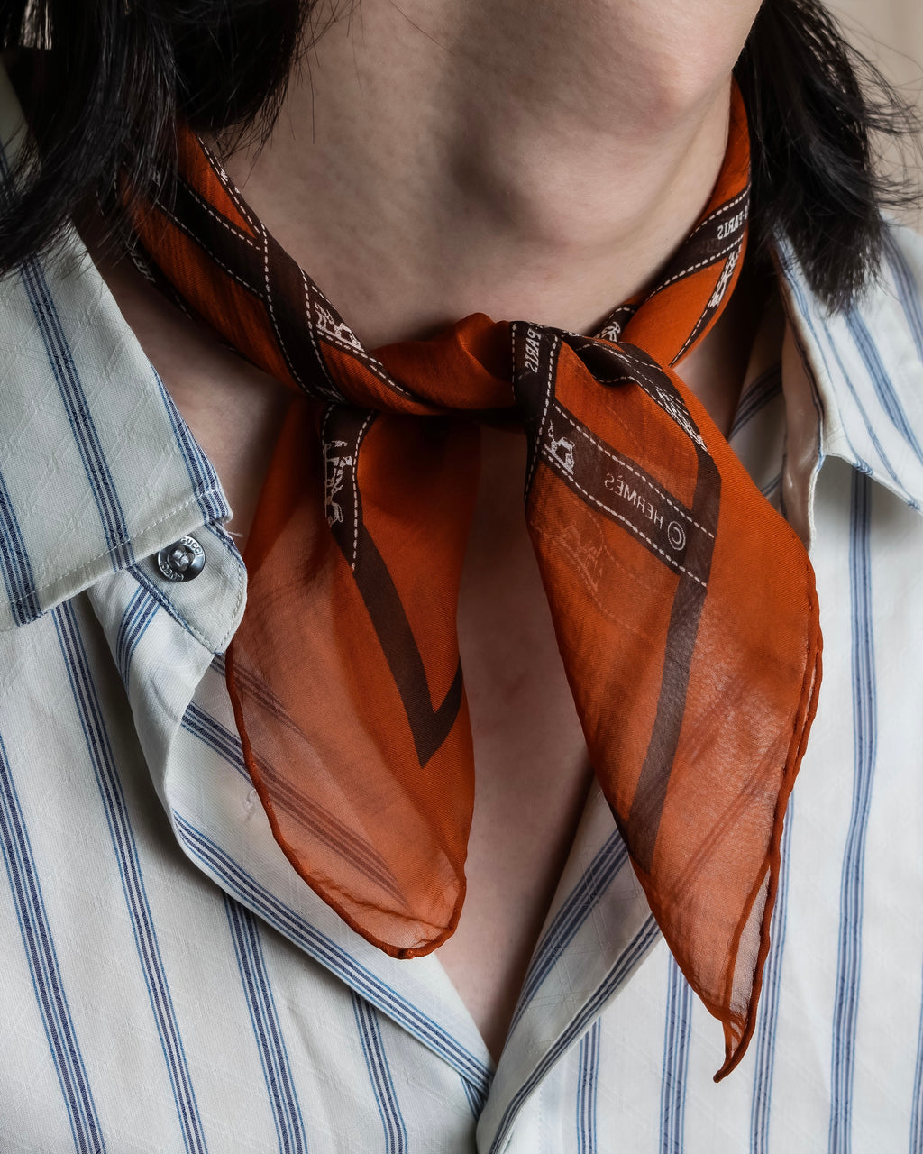 "HERMES" Logo engraved ribbon design scarf