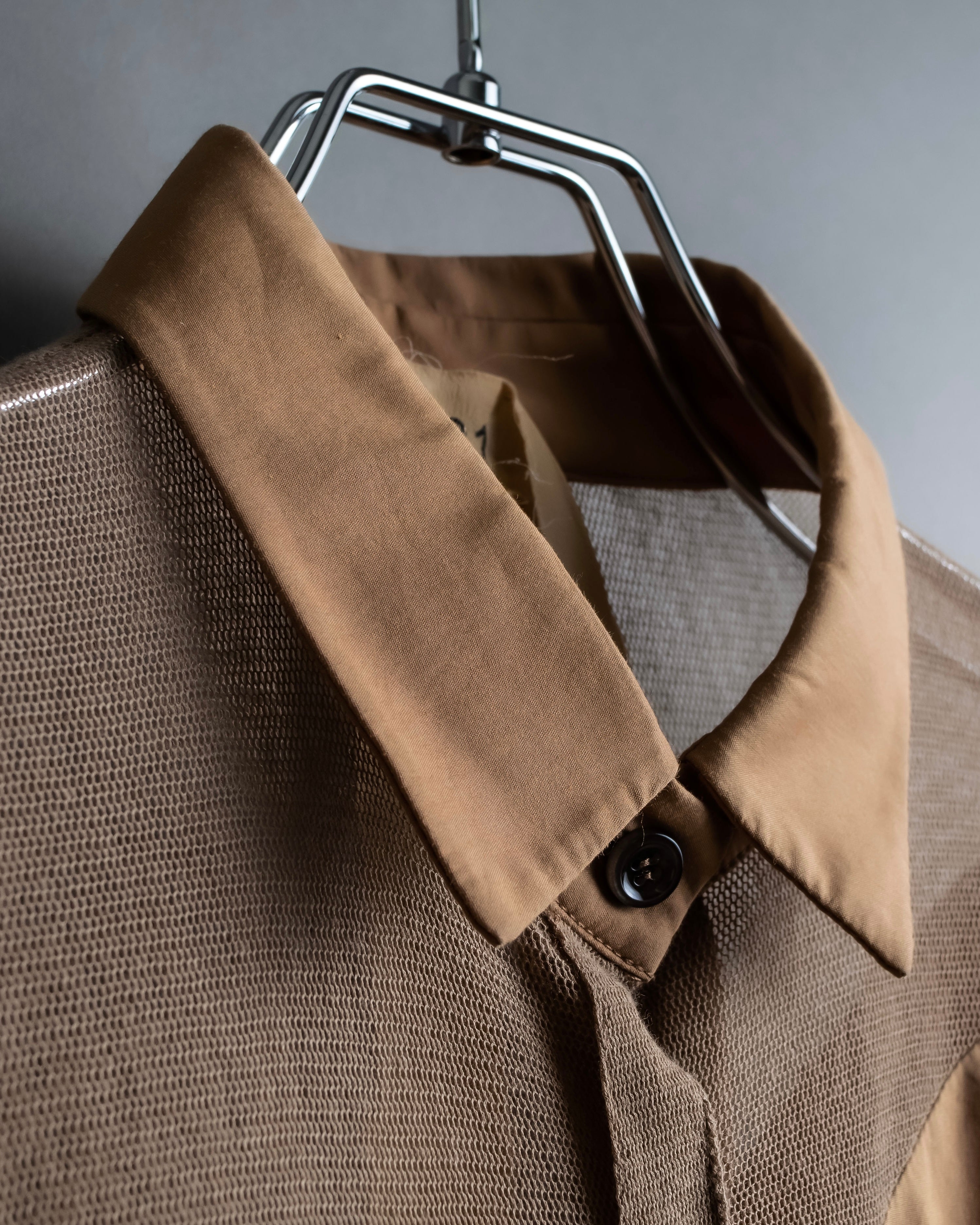 "N21 NUMEROVENTUNO" Switching design concealed shirt