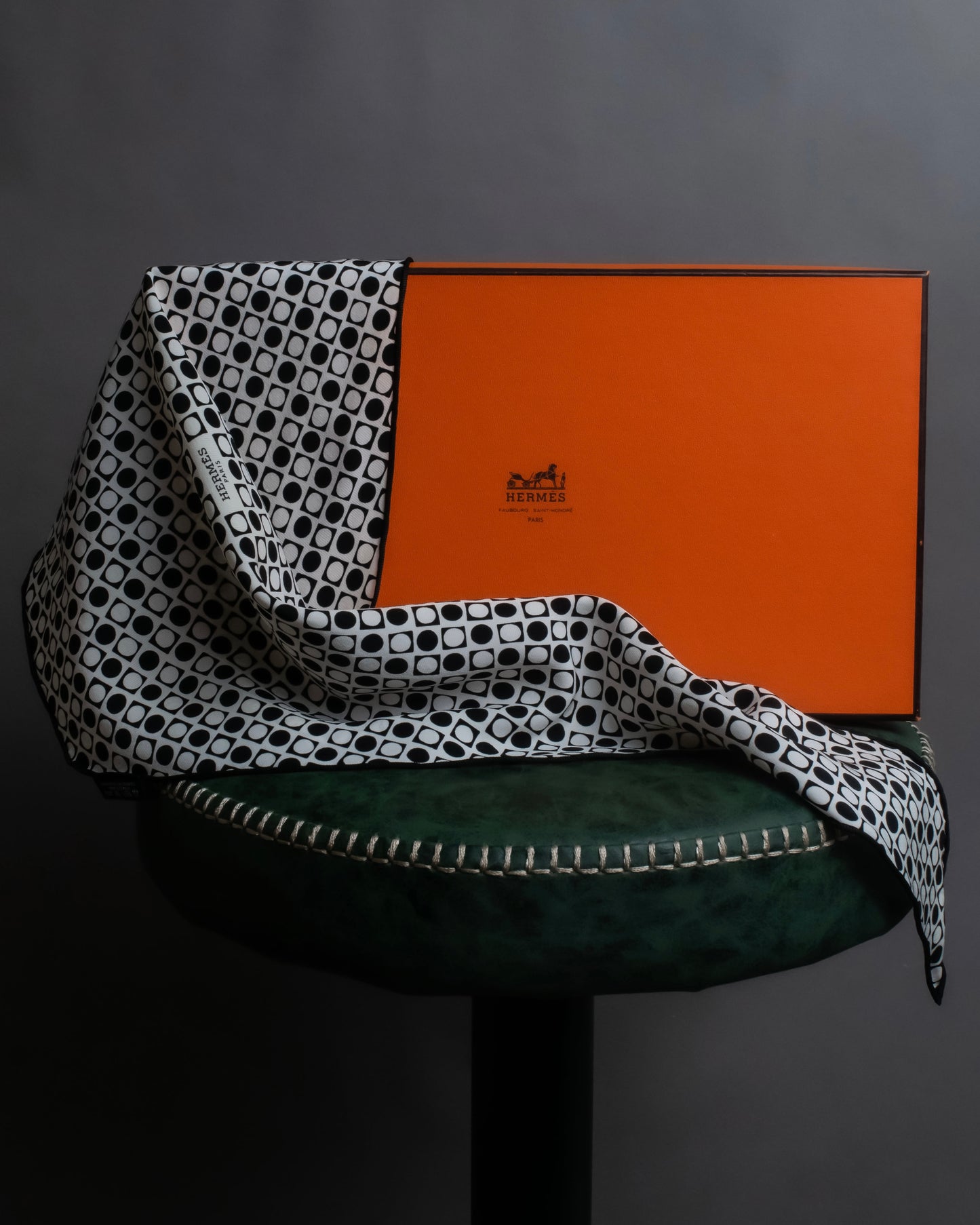 "HERMES" Geometric diamond pattern scarf