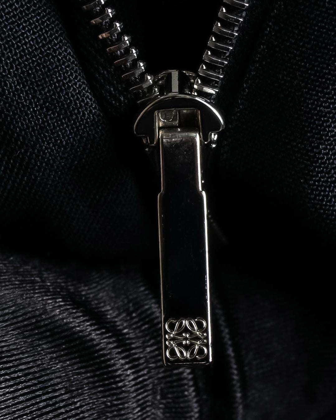 "LOEWE" Deep pleat tapered draped slacks