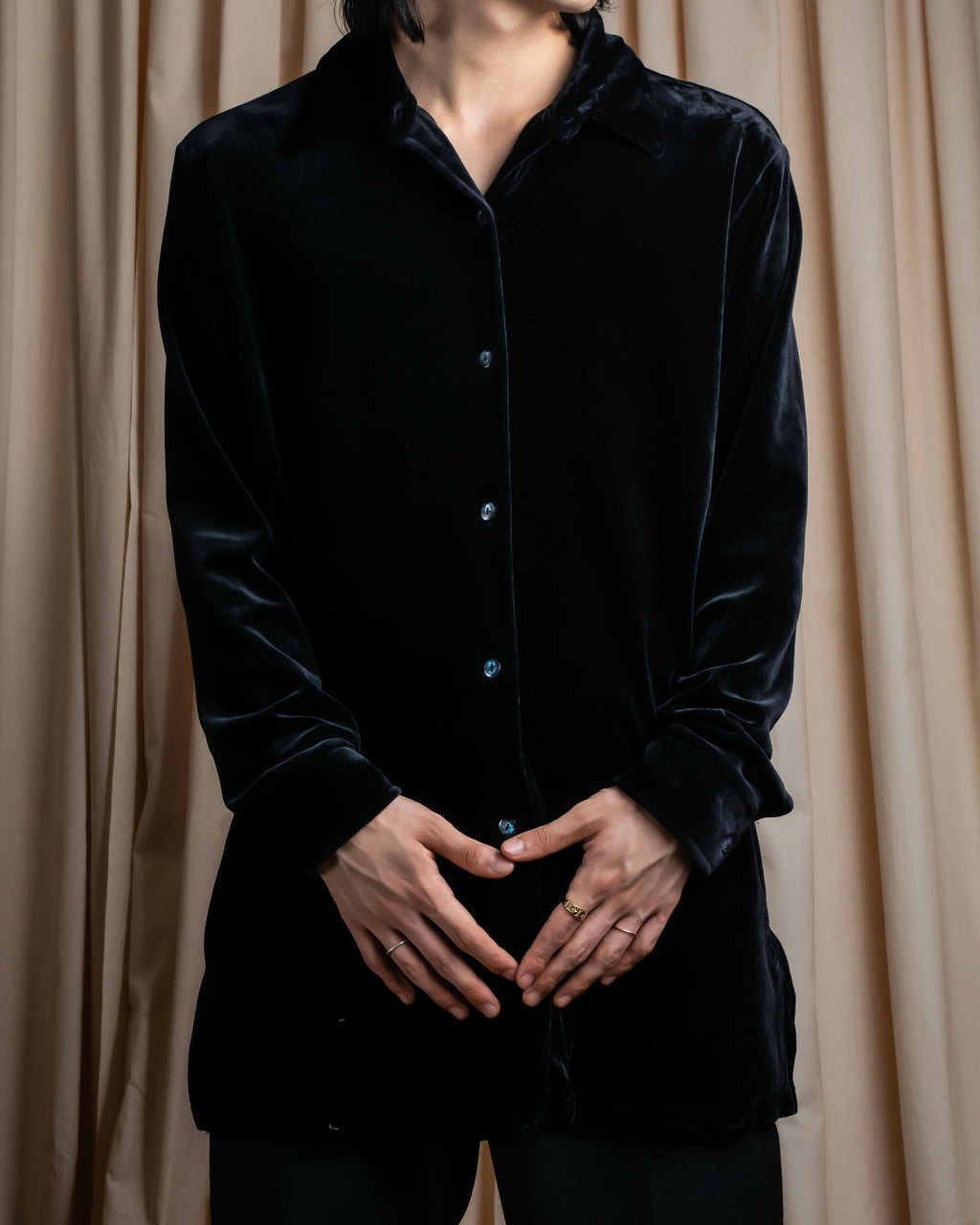 "EXPRESS" Beautiful glossy regular color velour shirt