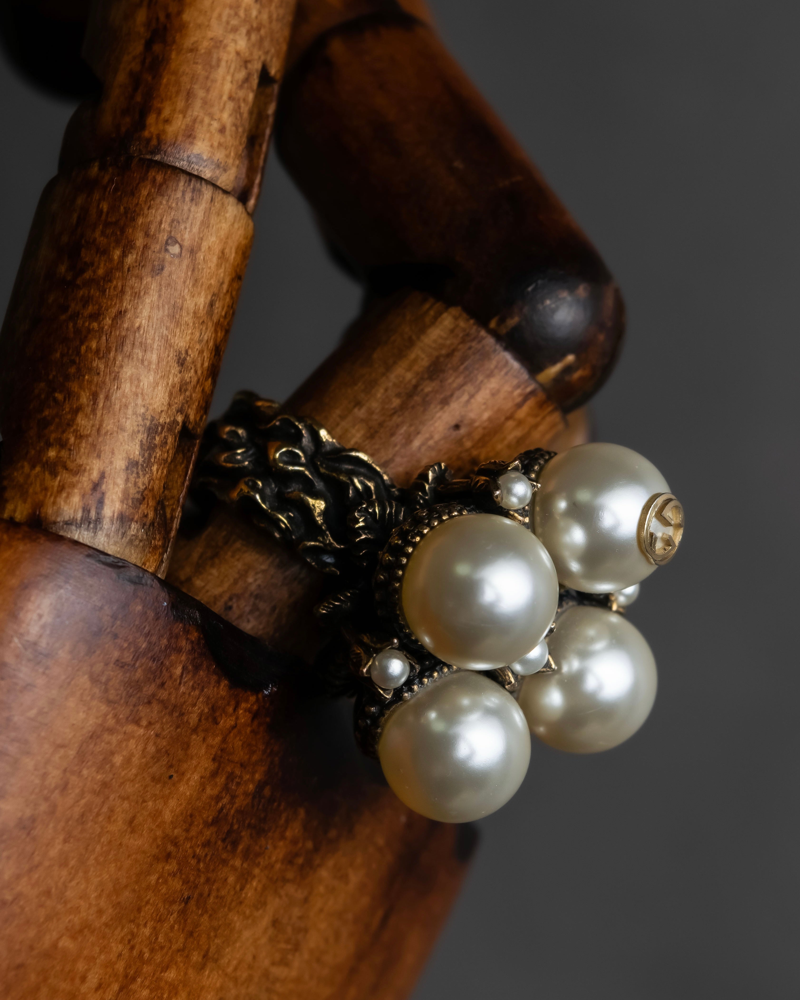 "GUCCI" Interlocking G design gold pearl ring