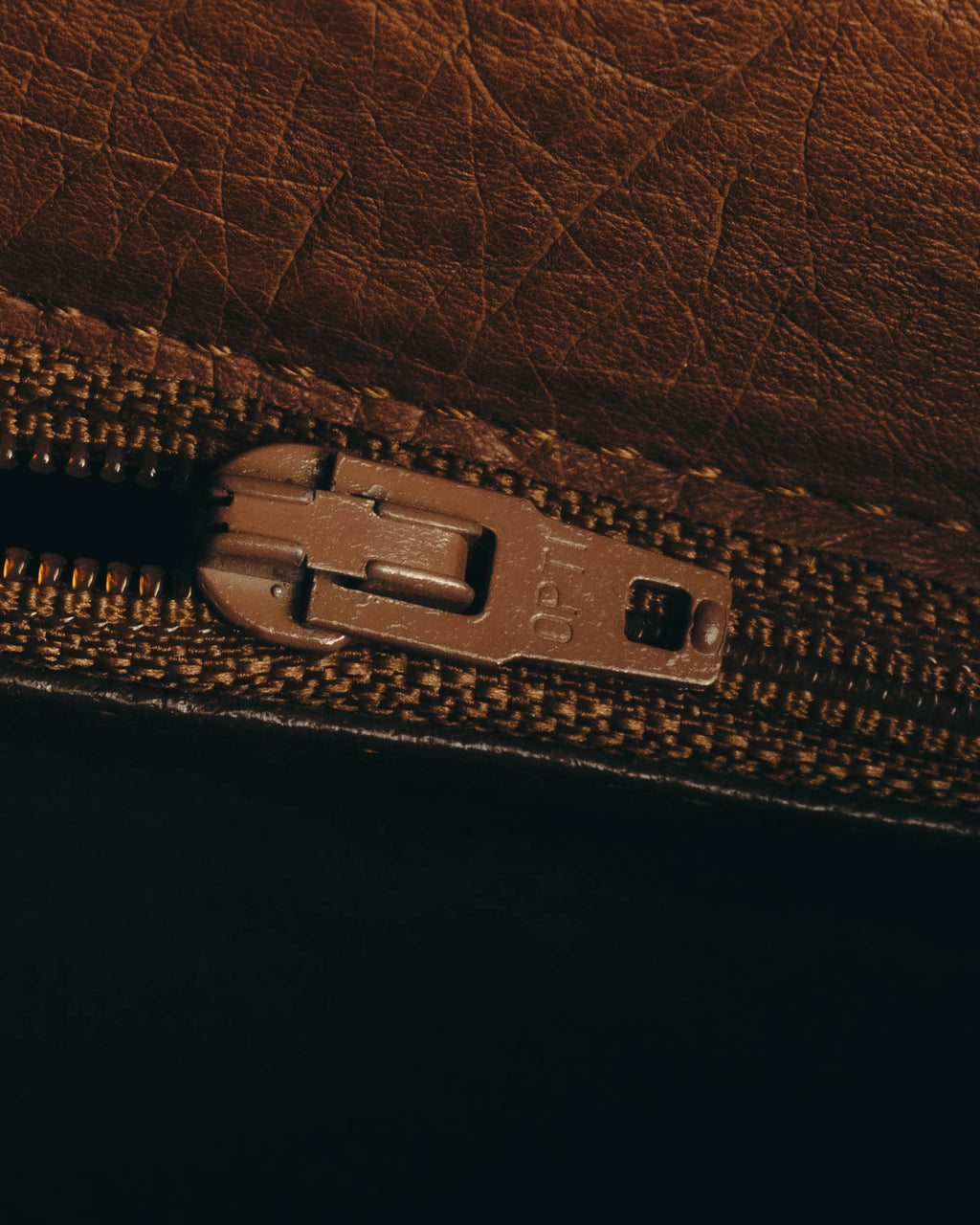 "JARDIN DES SACS" 80's-90's Structured ostrich leather top handle bag