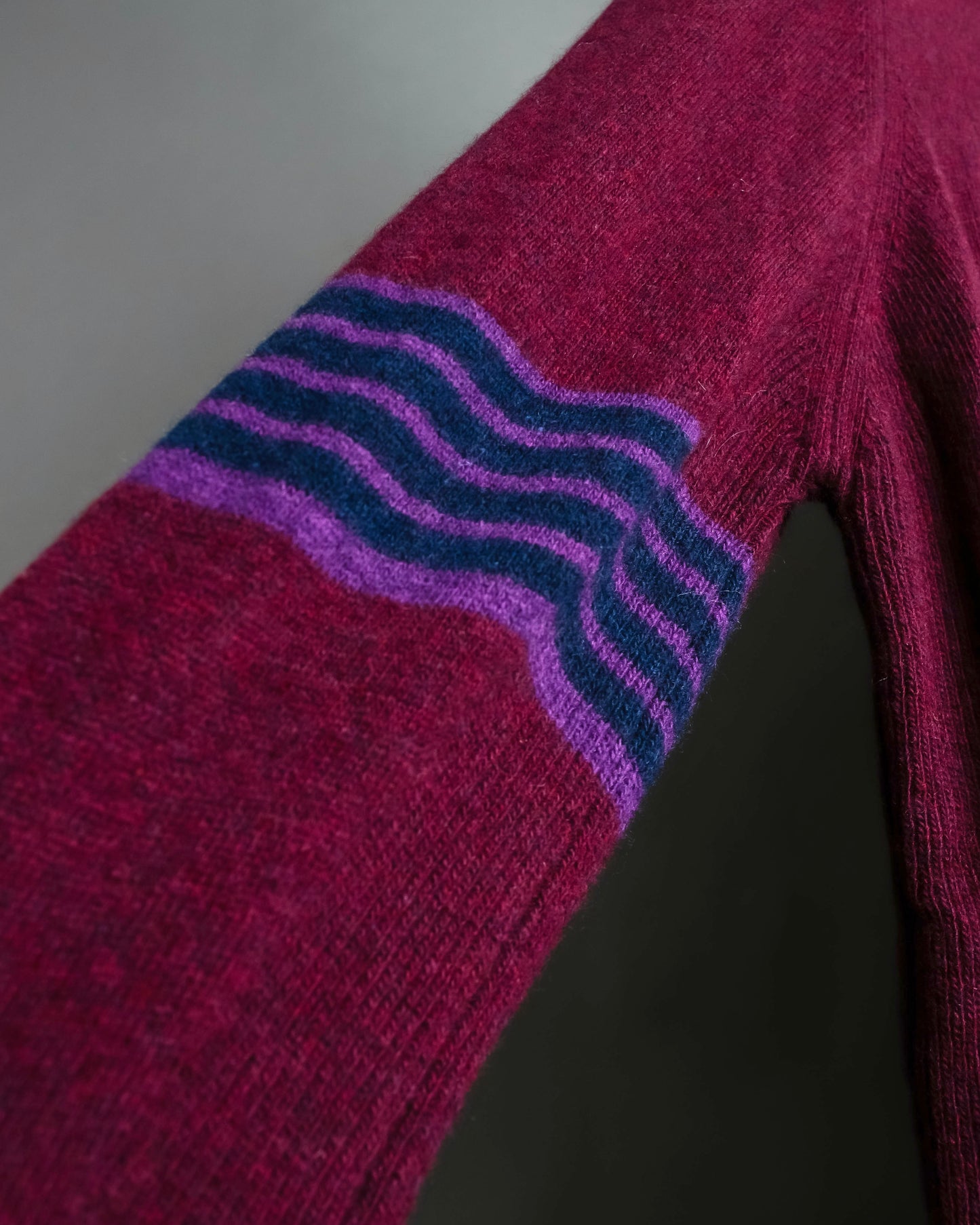 "D&G" Armband stripe design wool knit