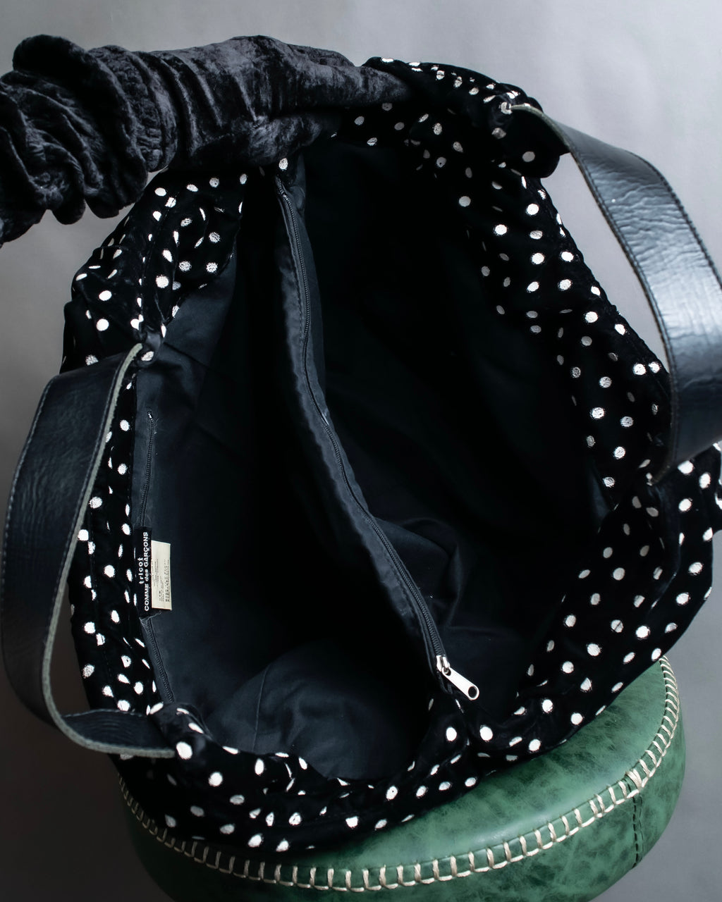 "tricot COMME des GARCONS" Polka dot velour large handbag