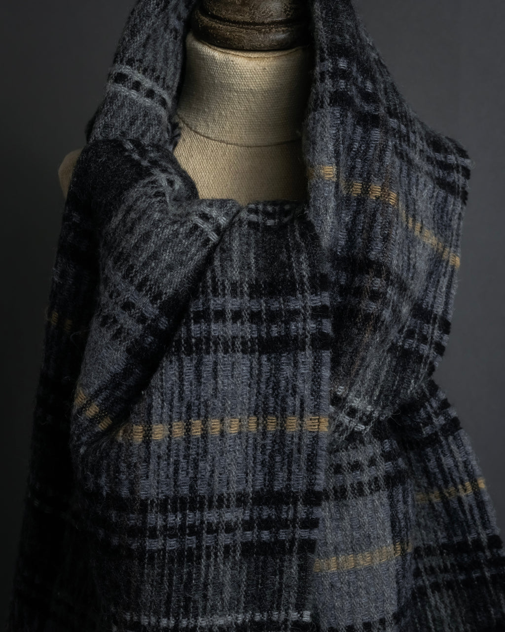 "Vivienne Westwood" Multi-layered check pattern fringe design muffler