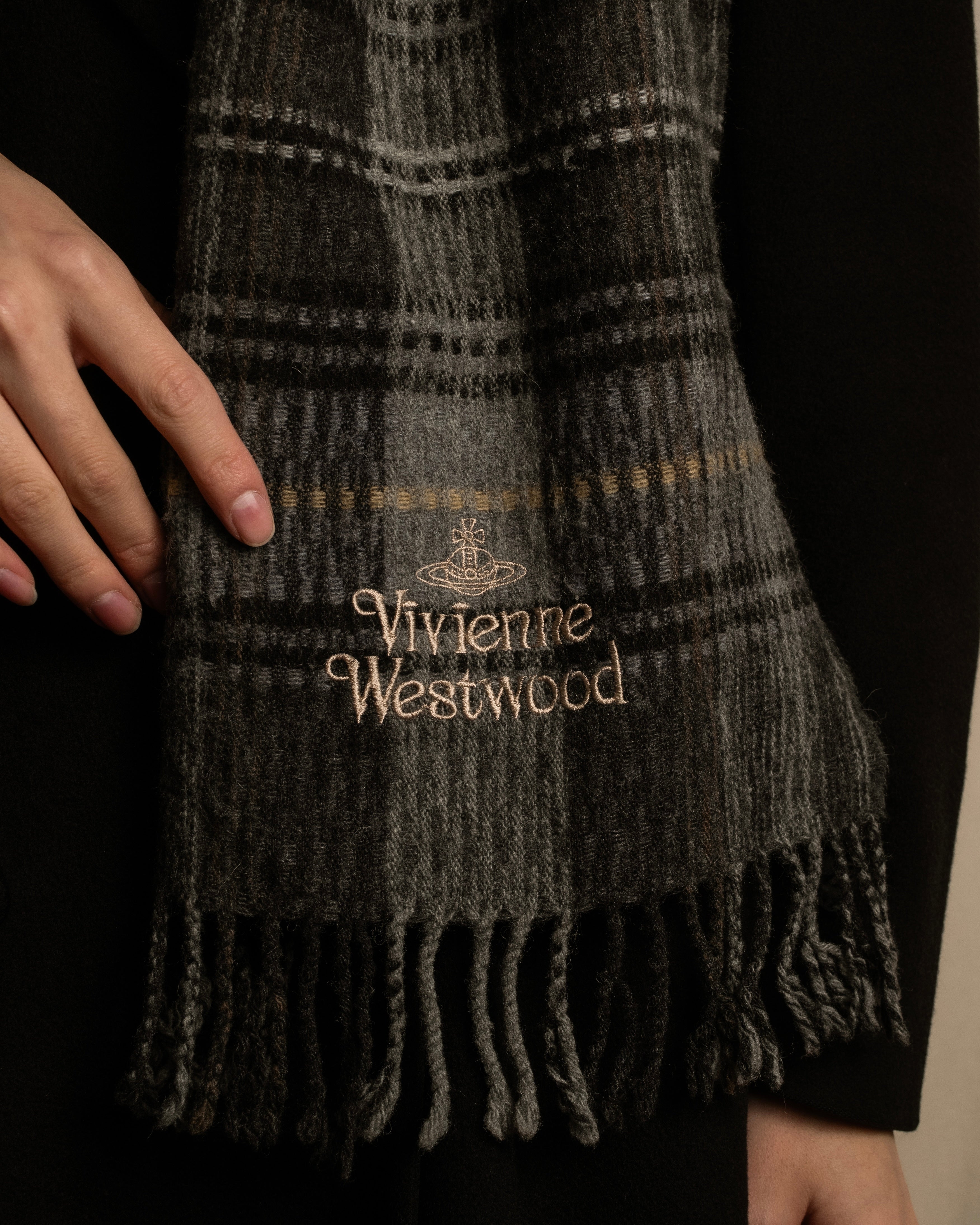 "Vivienne Westwood" Multi-layered check pattern fringe design muffler