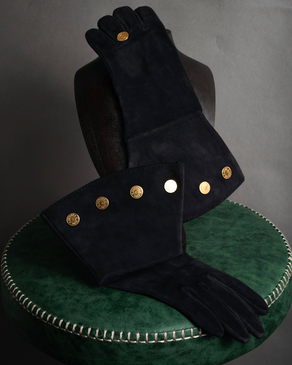 “HERMES” 90’s-00’s Gauntlet serier button suede gloves
