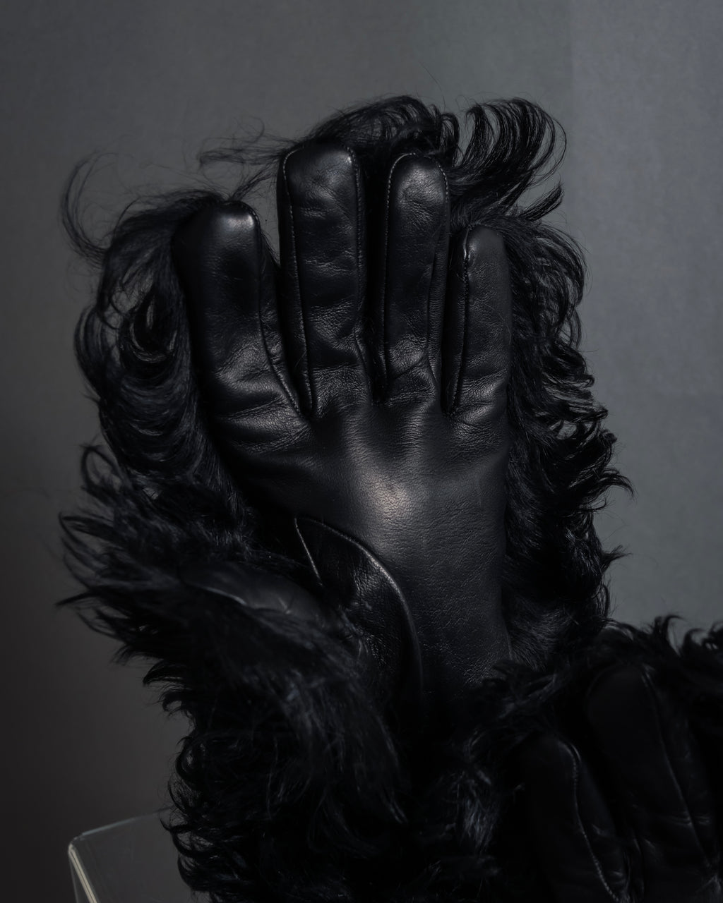 "BOTTEGA VENETA" Long-haired fur design leather gloves