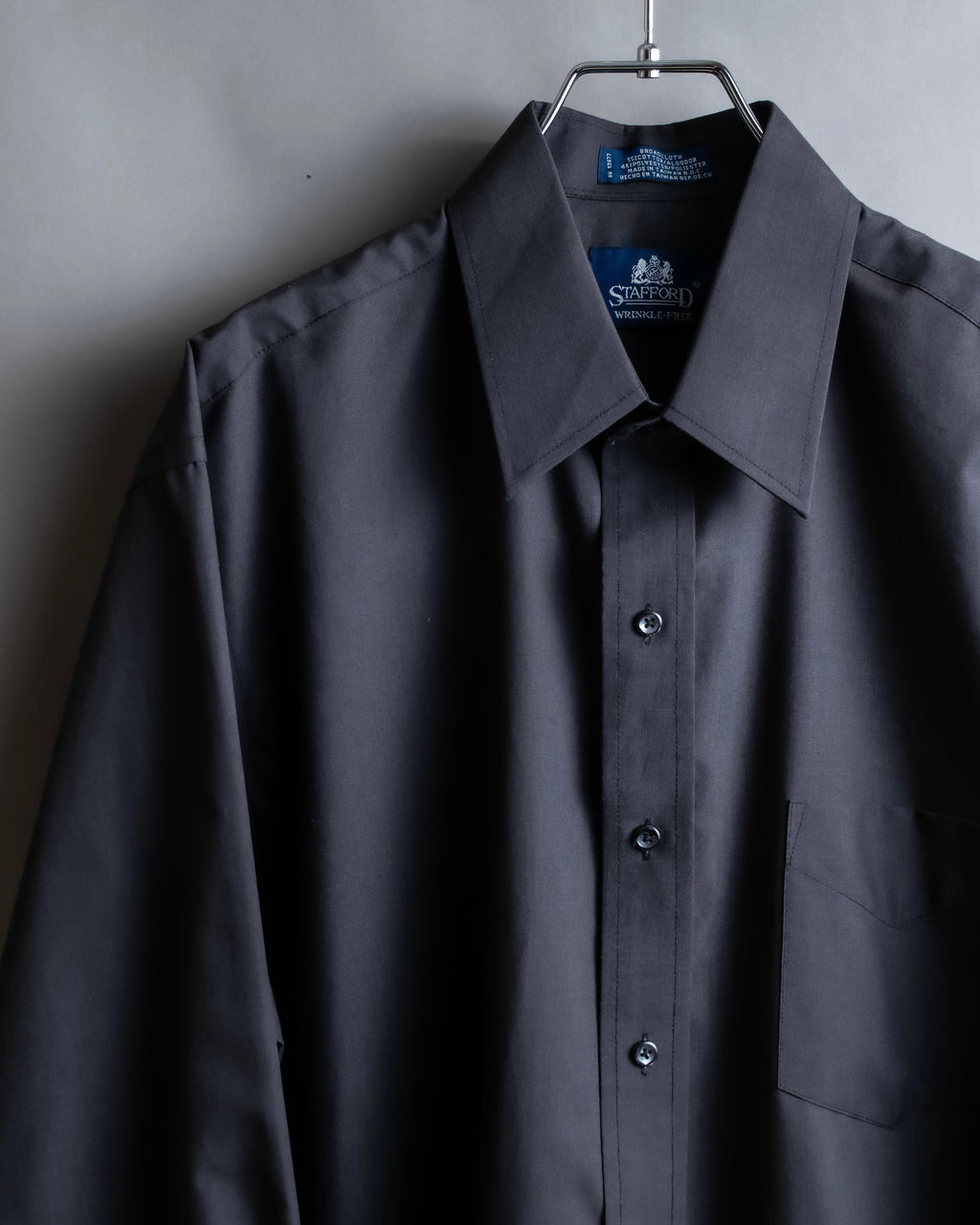 "STAFFORD" Beautiful glossy regular collar shirt