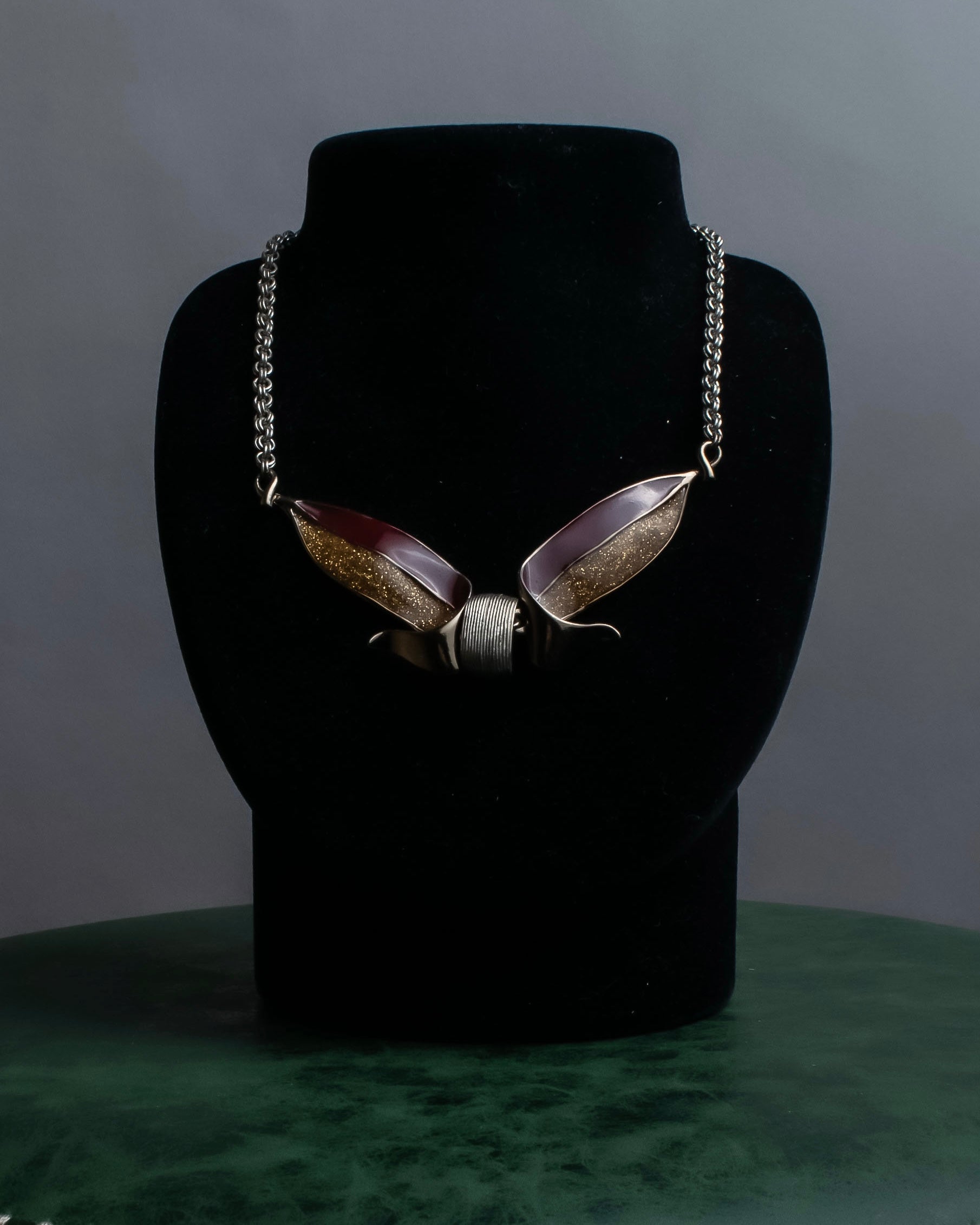 "BALENCIAGA" Gold glitter leaf motif necklace
