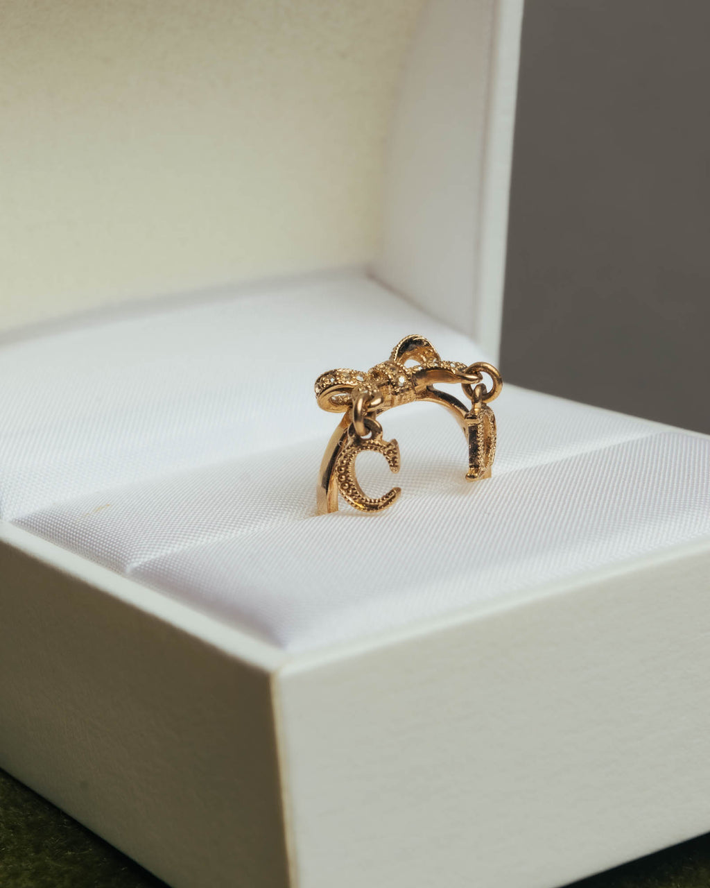 -SPECIAL- “Dior” 00’s-10’s Ribbon CD logo charm ring