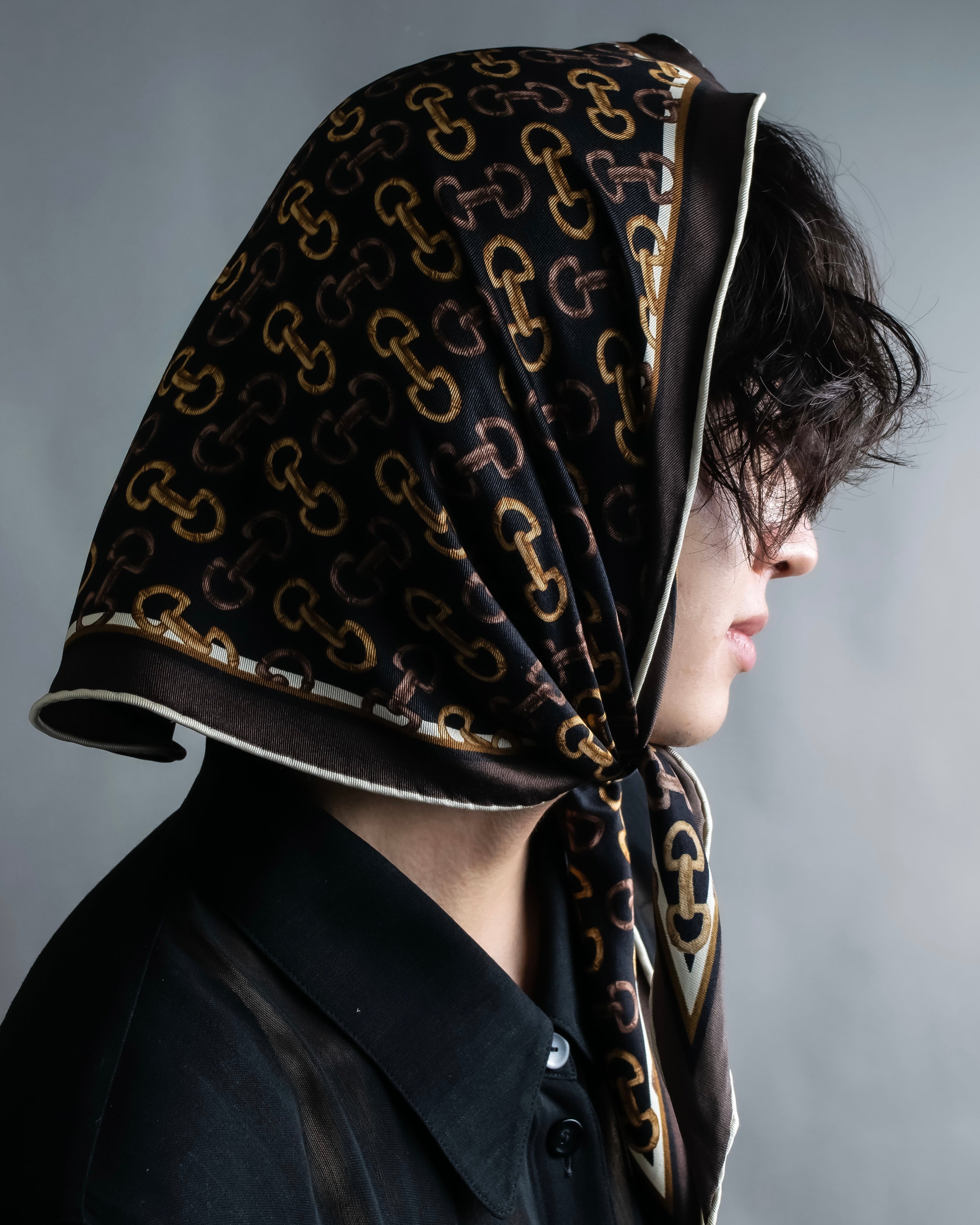 “GUCCI” Horse bit printed diamond scarf