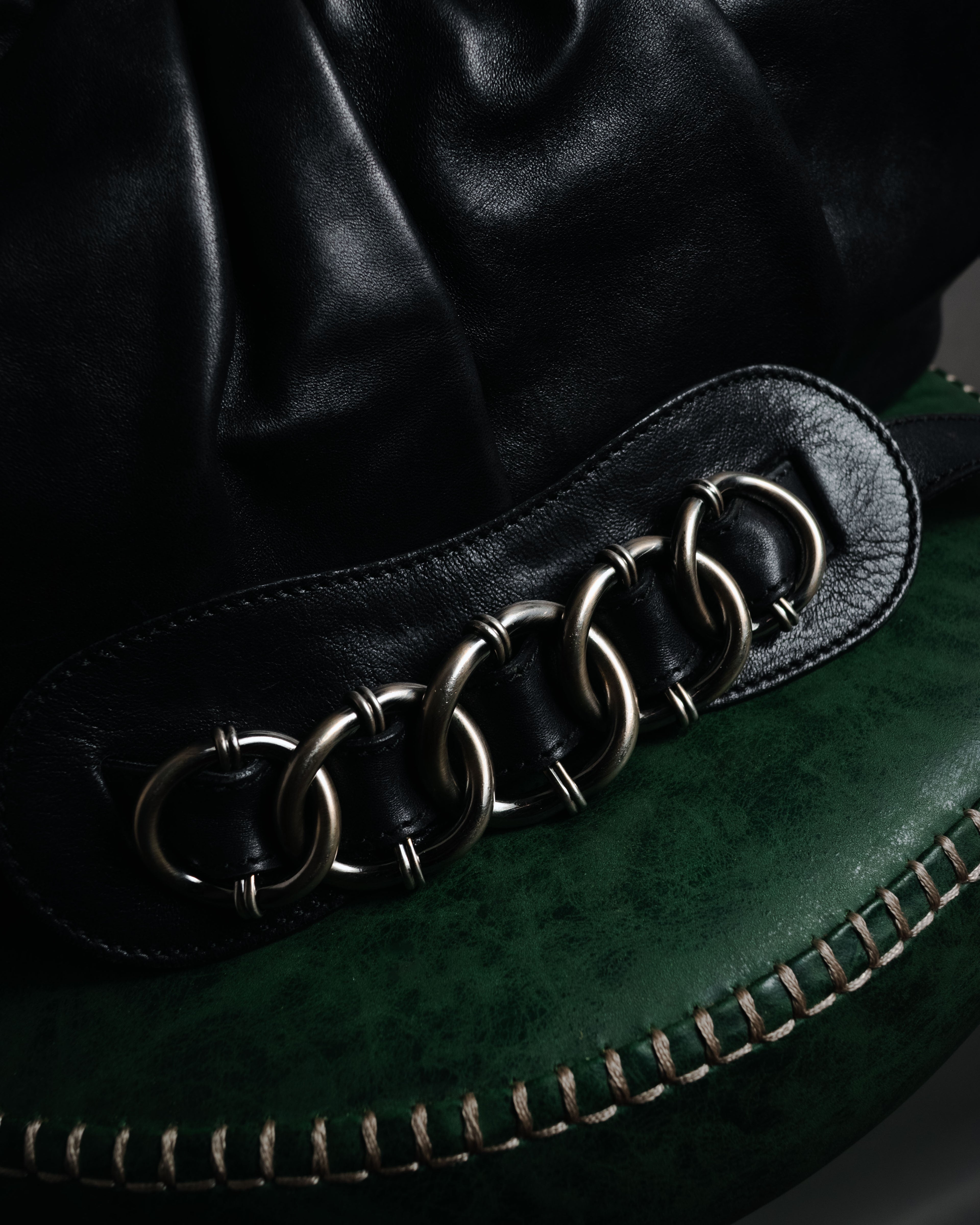 –SPECIAL– "Salvatore Ferragamo"
00’s Gancini ring-gathered nappa 2way bag