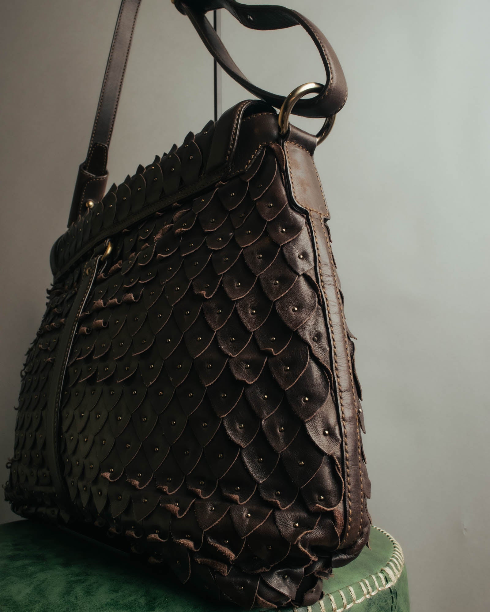 -SPECIAL- “Salvatore Ferragamo” 00’s-10’s Leather scale appliqué gancini shoulder bag