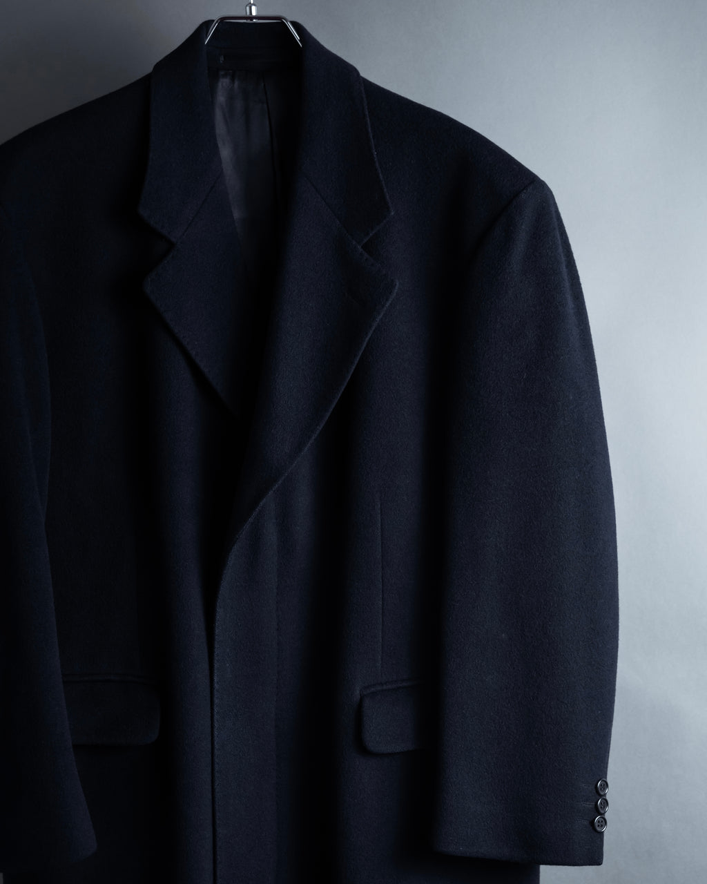 -SPECIAL- "BURBERRYS" 1980-1990's 
Classically tailored oversized 100% cashmere chester coat
