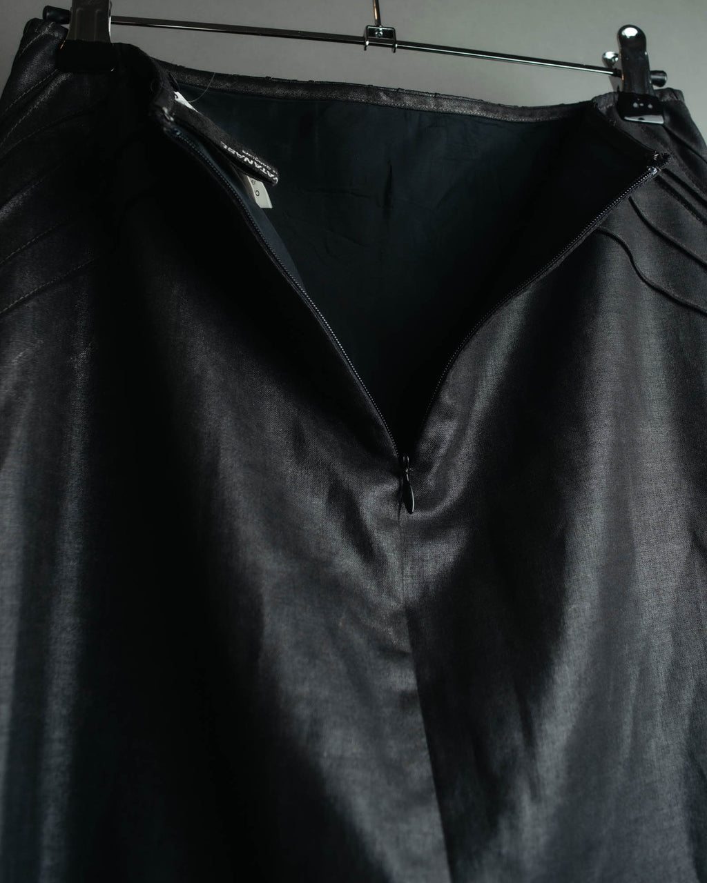 "JUNYA WATANABE COMME des GARÇONS" 00's Glossy raw hem flared long skirt